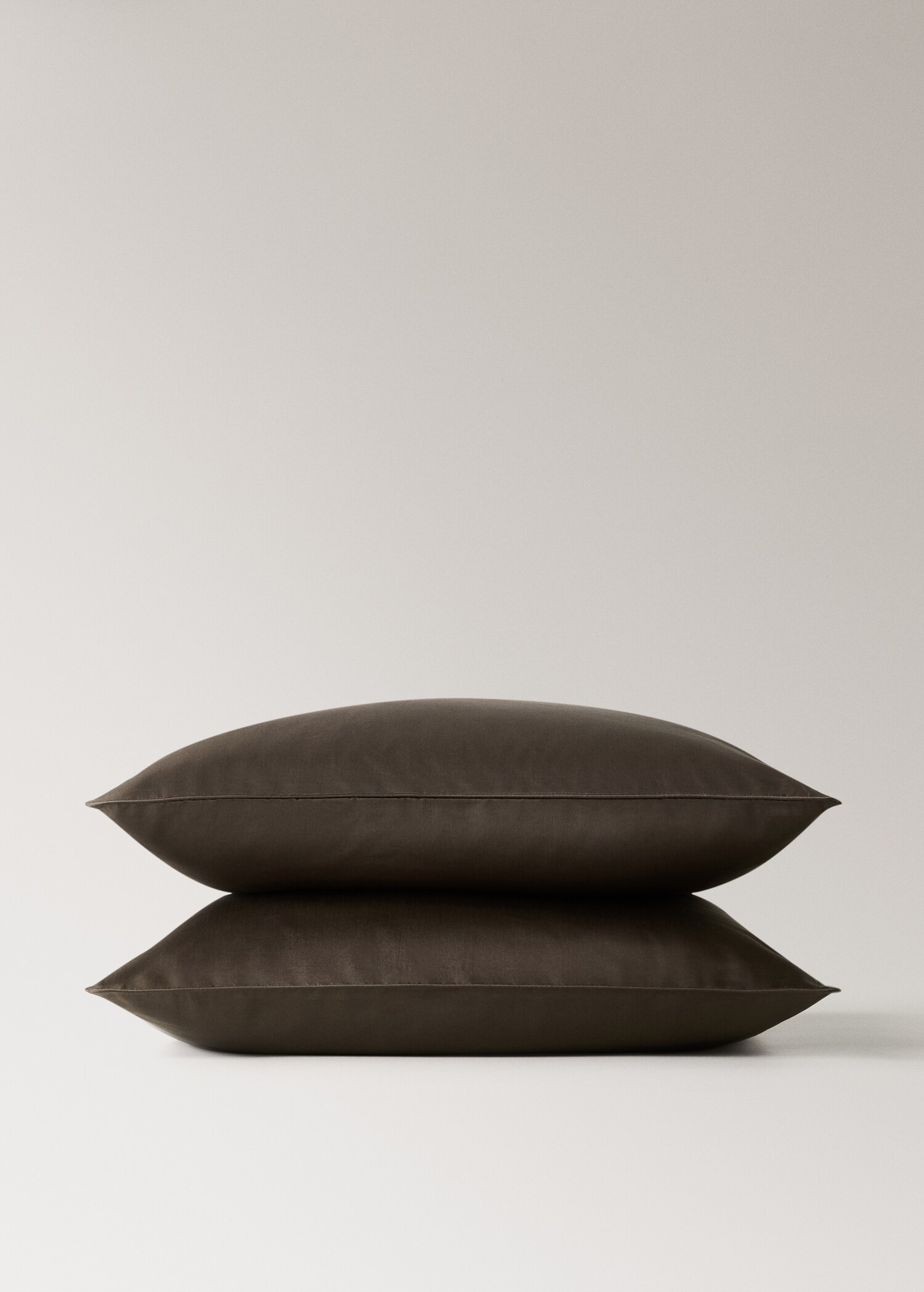 Two 600-thread count cotton satin pillowcases 60x60 cm - Details of the article 3