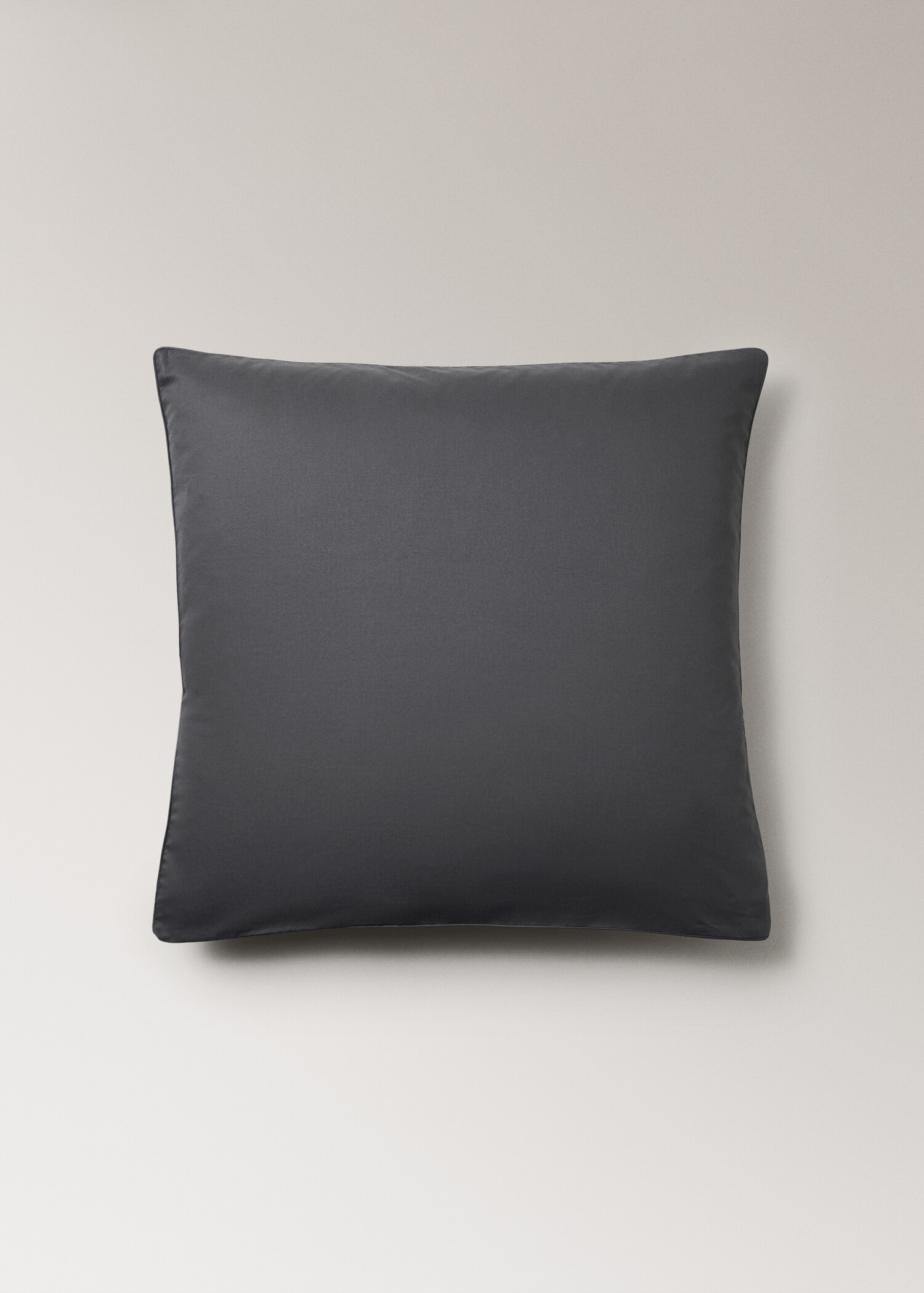 Two 600-thread count cotton satin pillowcases 60x60 cm - Article without model