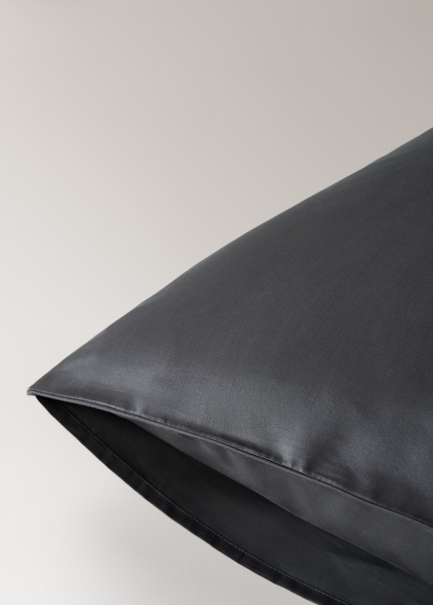 Two 600-thread count cotton satin pillowcases 60x60 cm - Details of the article 2
