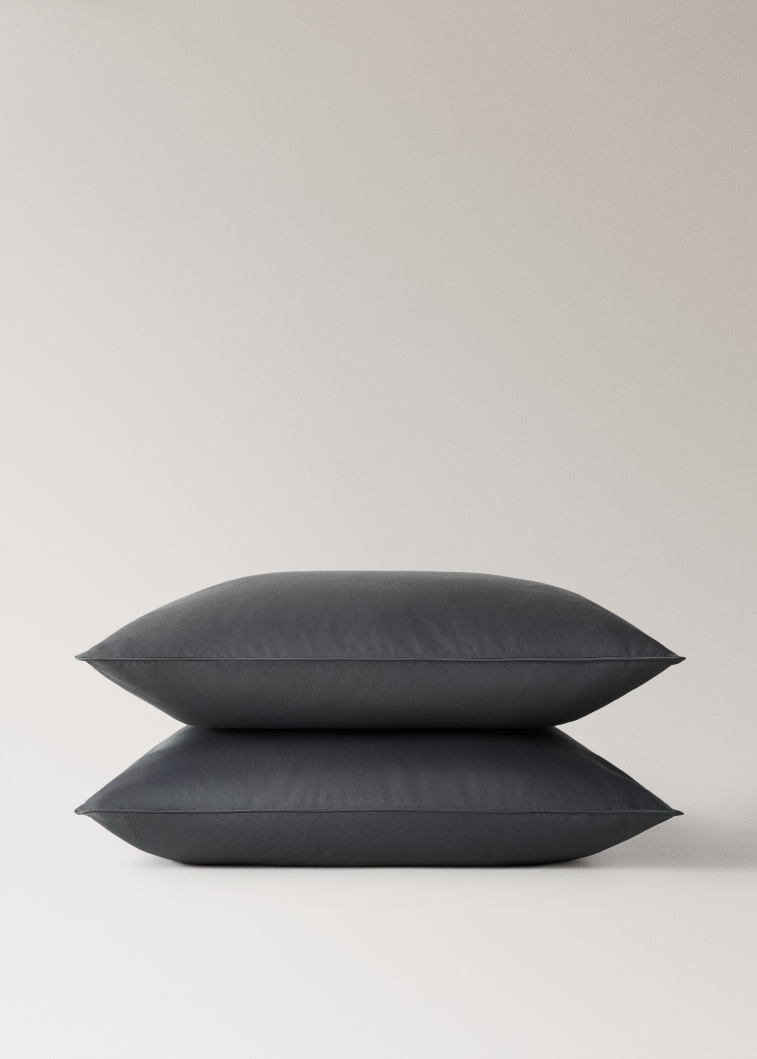 Two 600-thread count cotton satin pillowcases 60x60 cm - Details of the article 3