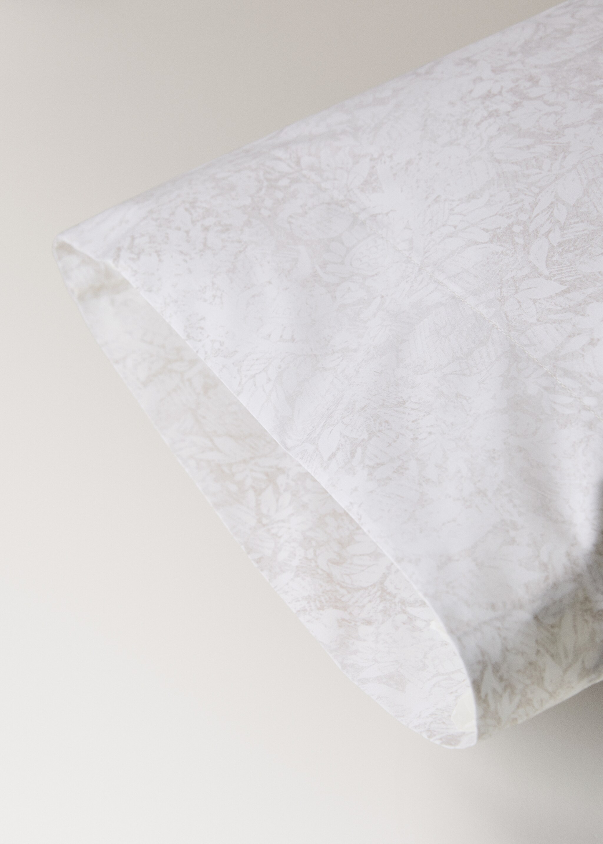 Kopfkissenbezug aus Baumwoll-Perkal mit floralem Design 45 x 110 cm - Detail des Artikels 1, Beige. Ref: 17011585-00.