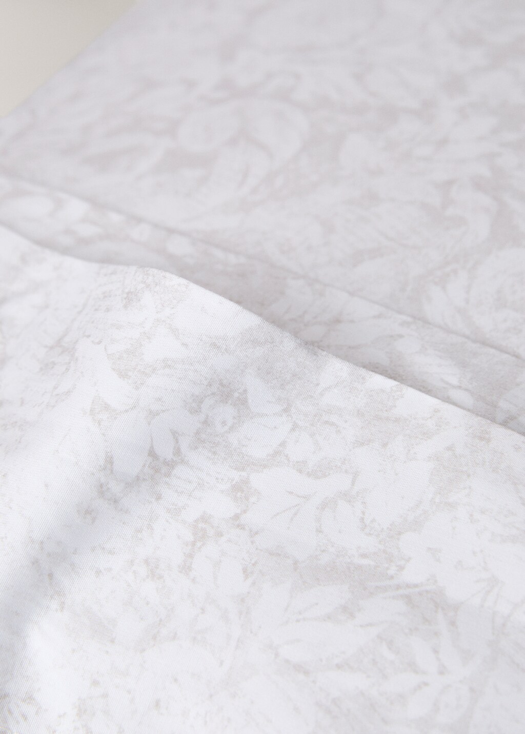 Percale cotton floral-print pillowcase 45x110cm