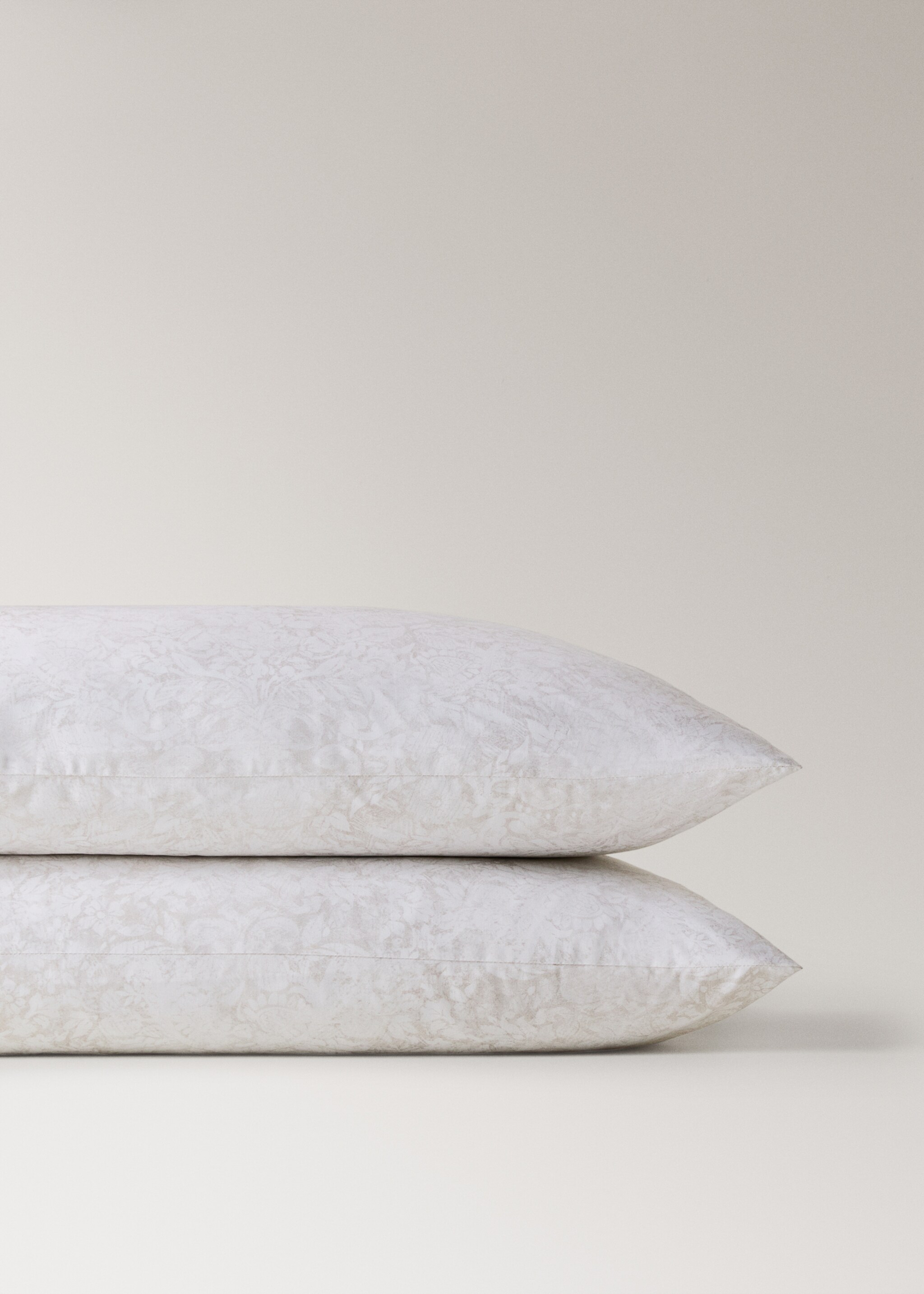 Two cotton percale pillowcases with blurred floral pattern 50x75 cm - Details of the article 3, Beige. Ref: 17011586-00.