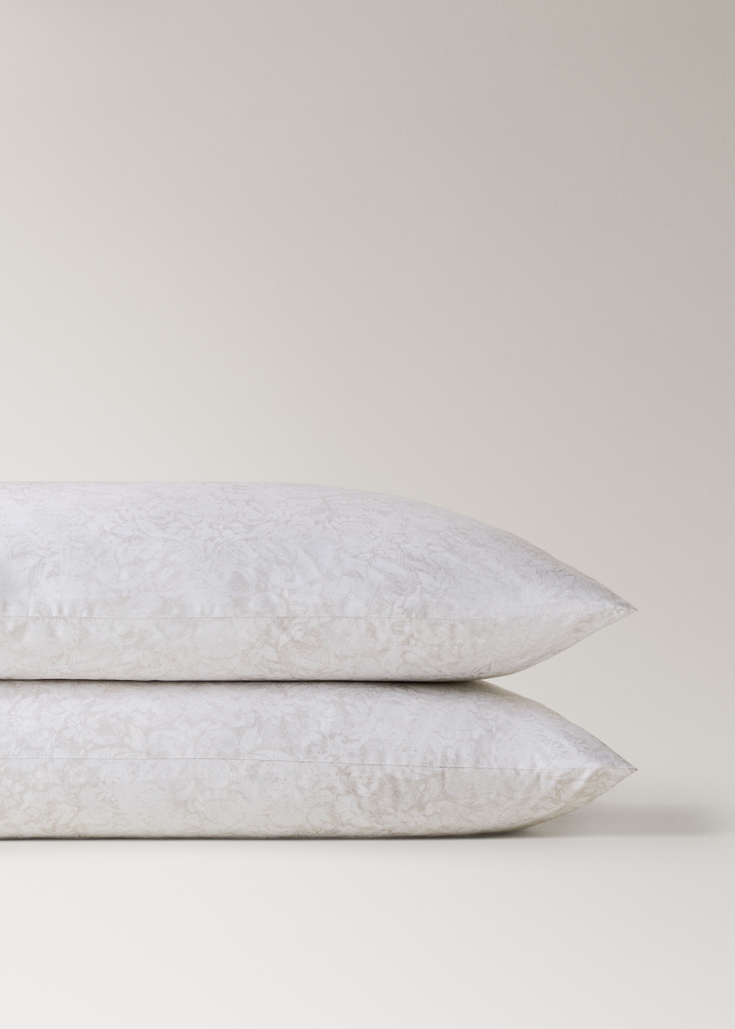 Two cotton percale pillowcases with blurred floral pattern 50x75 cm - Details of the article 3