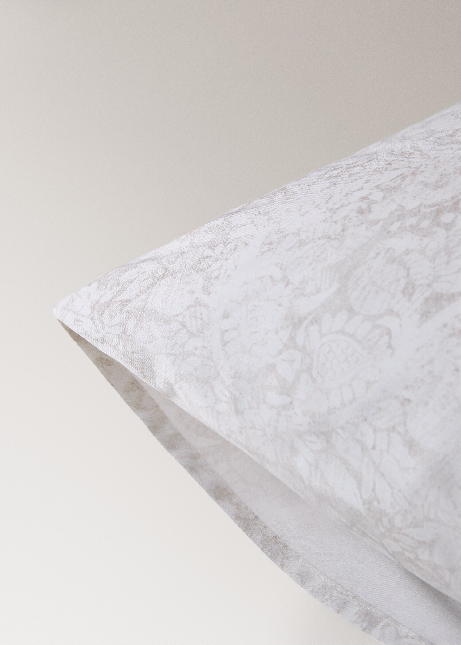 Two pillowcases in printed cotton percale with a blurred floral pattern, 60x60 cm - Details of the article 1