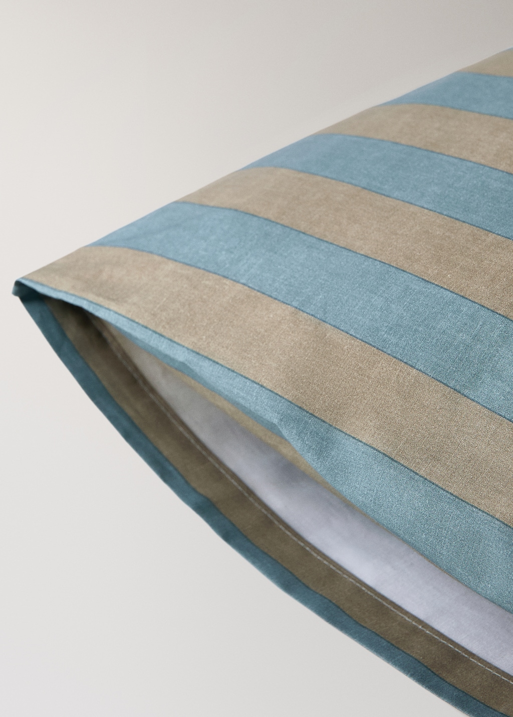 Children's Kodak-striped pillowcase 50x75 cm