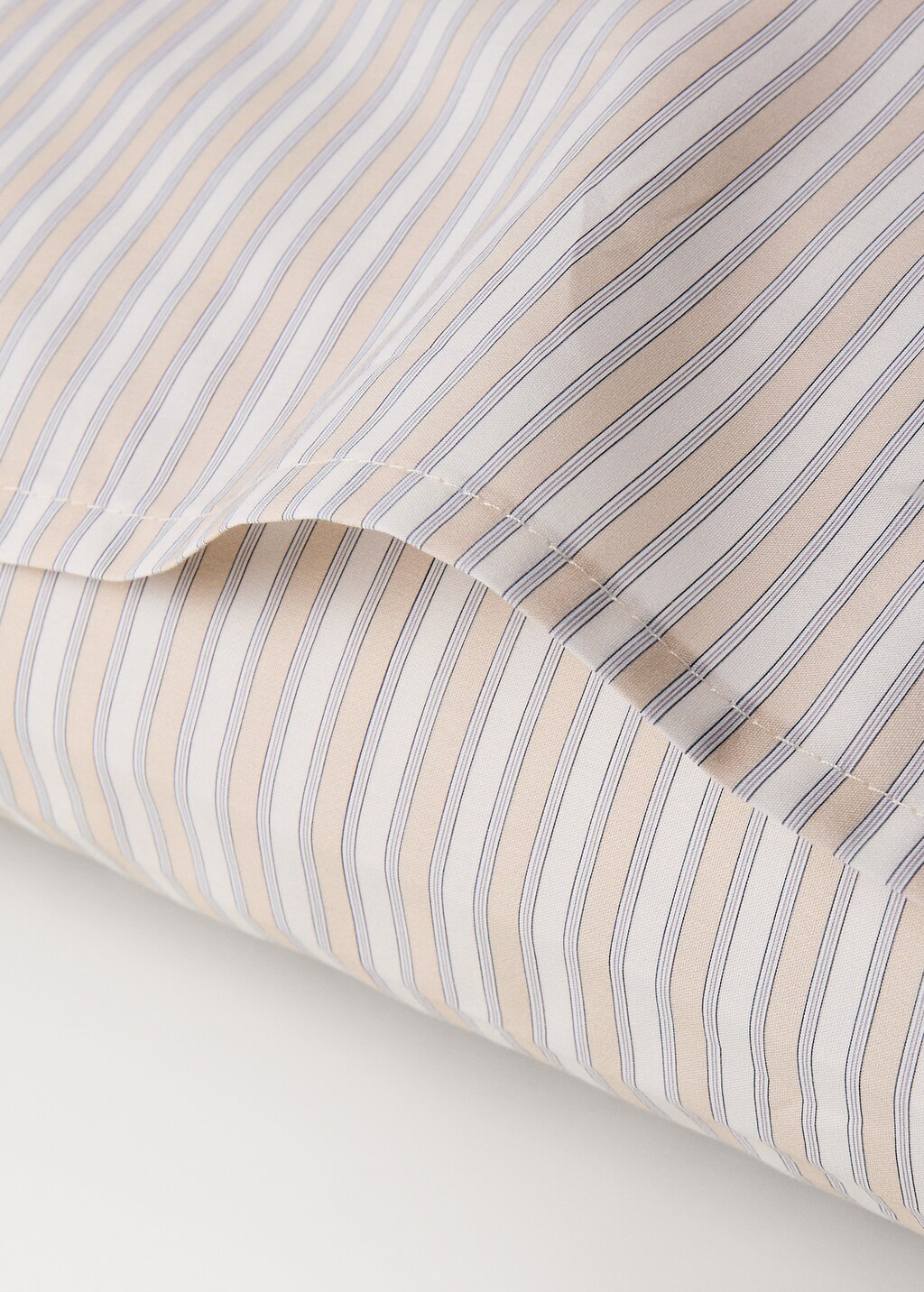 Percale cotton pillowcase with fine stripe print 60x60 cm