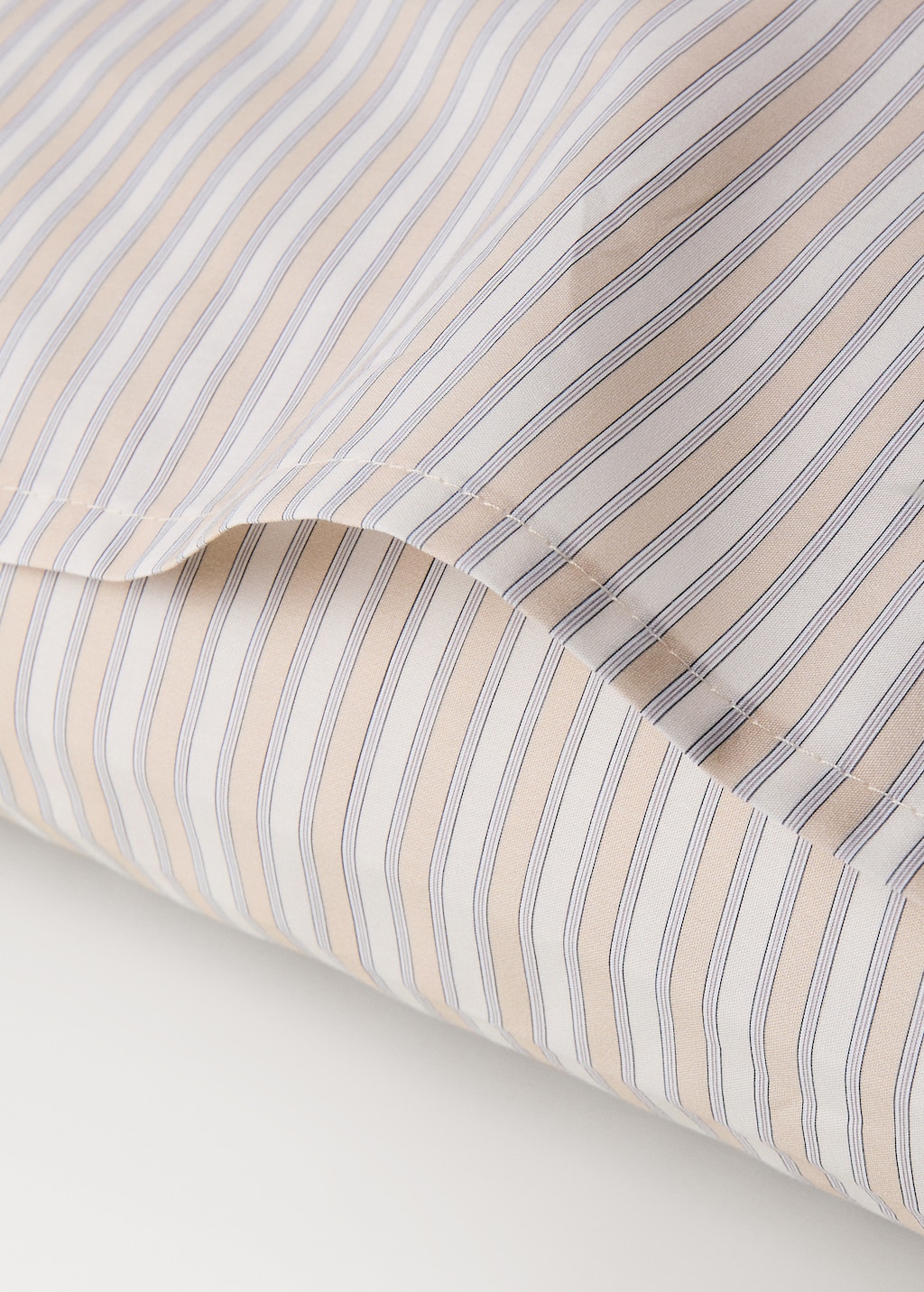 Percale cotton pillowcase with fine stripe print 60x60 cm