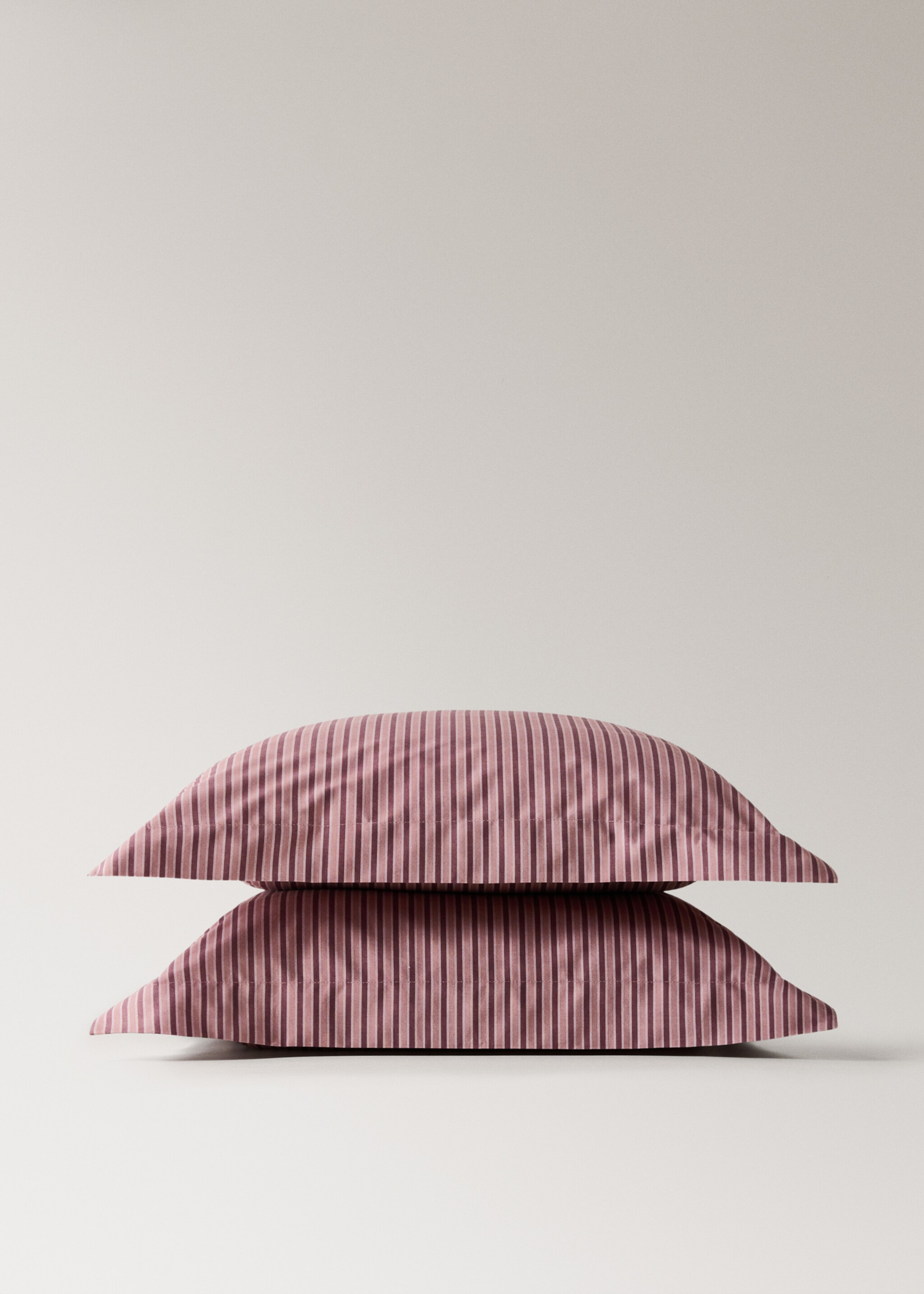 Two percale cotton floral-print pillowcases 60x60 cm - Details of the article 1, Medium Brown. Ref: 17011610-00.