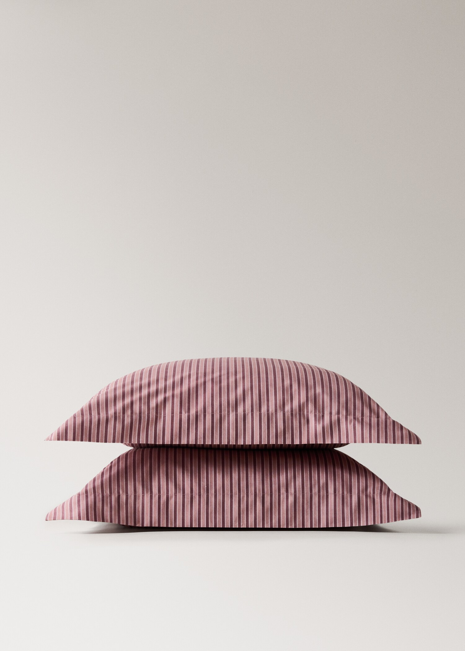 Two percale cotton floral-print pillowcases 60x60 cm - Details of the article 1