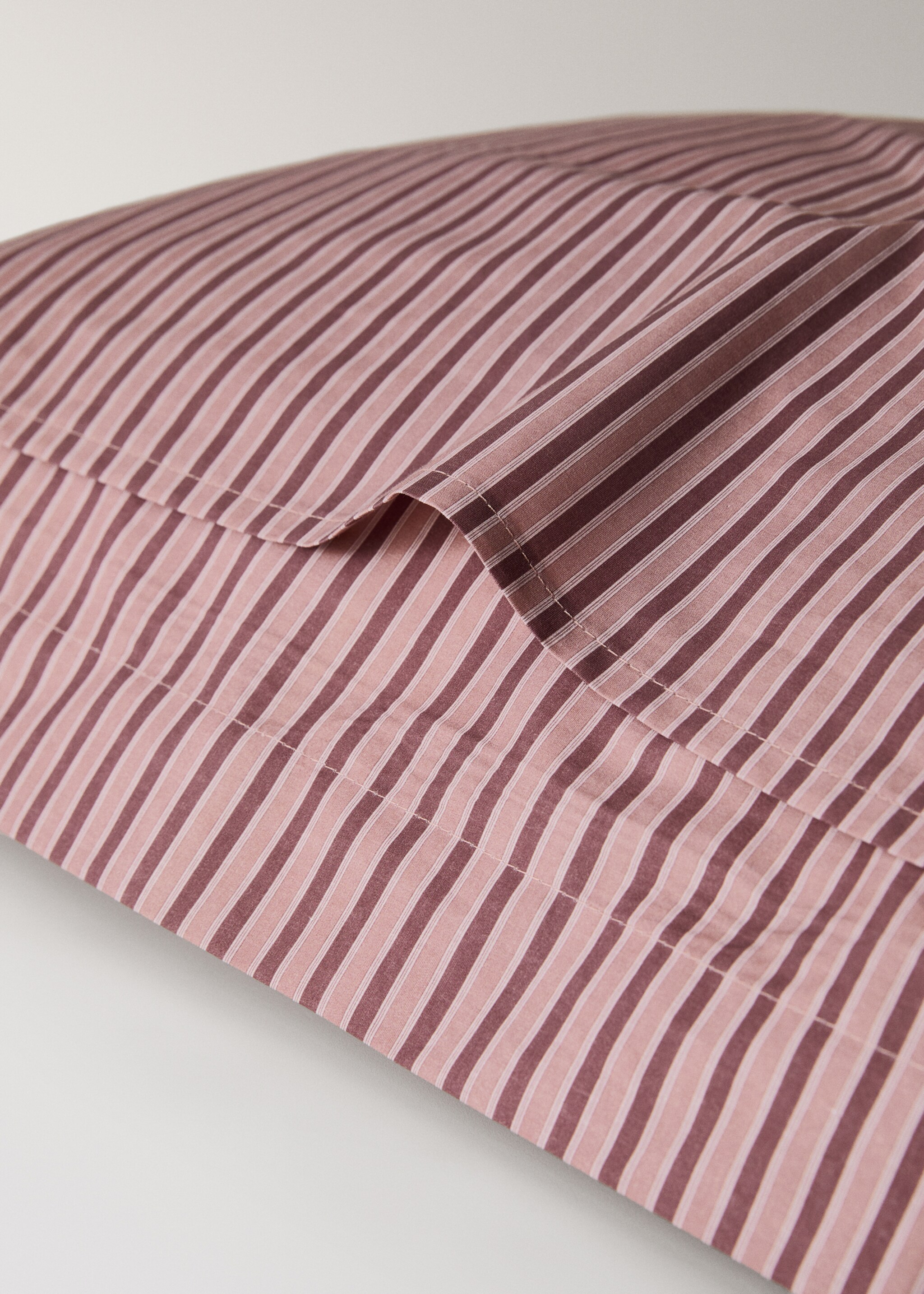 Two percale cotton floral-print pillowcases 60x60 cm - Details of the article 2, Medium Brown. Ref: 17011610-00.