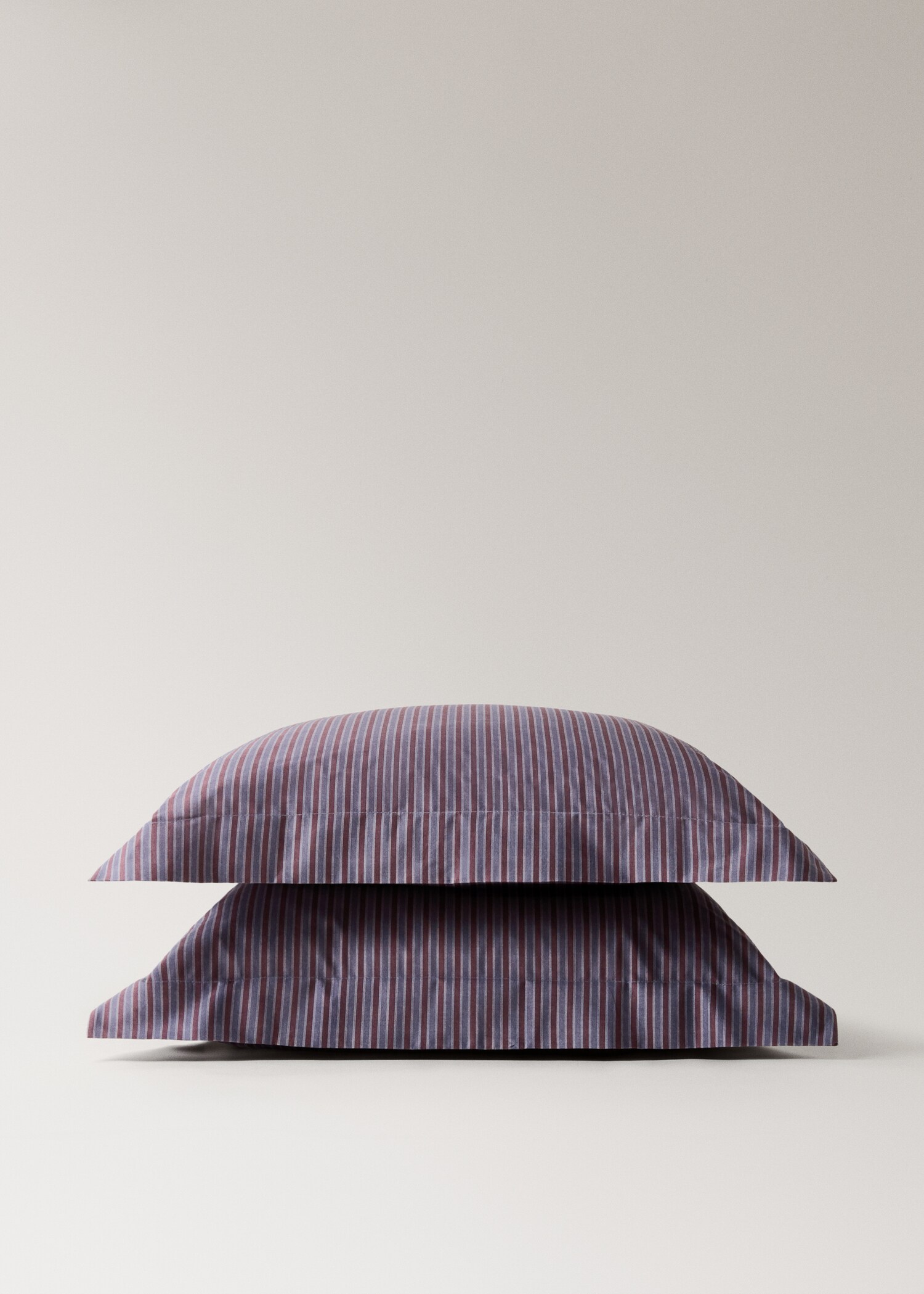 Two percale cotton floral-print pillowcases 60x60 cm - Details of the article 1