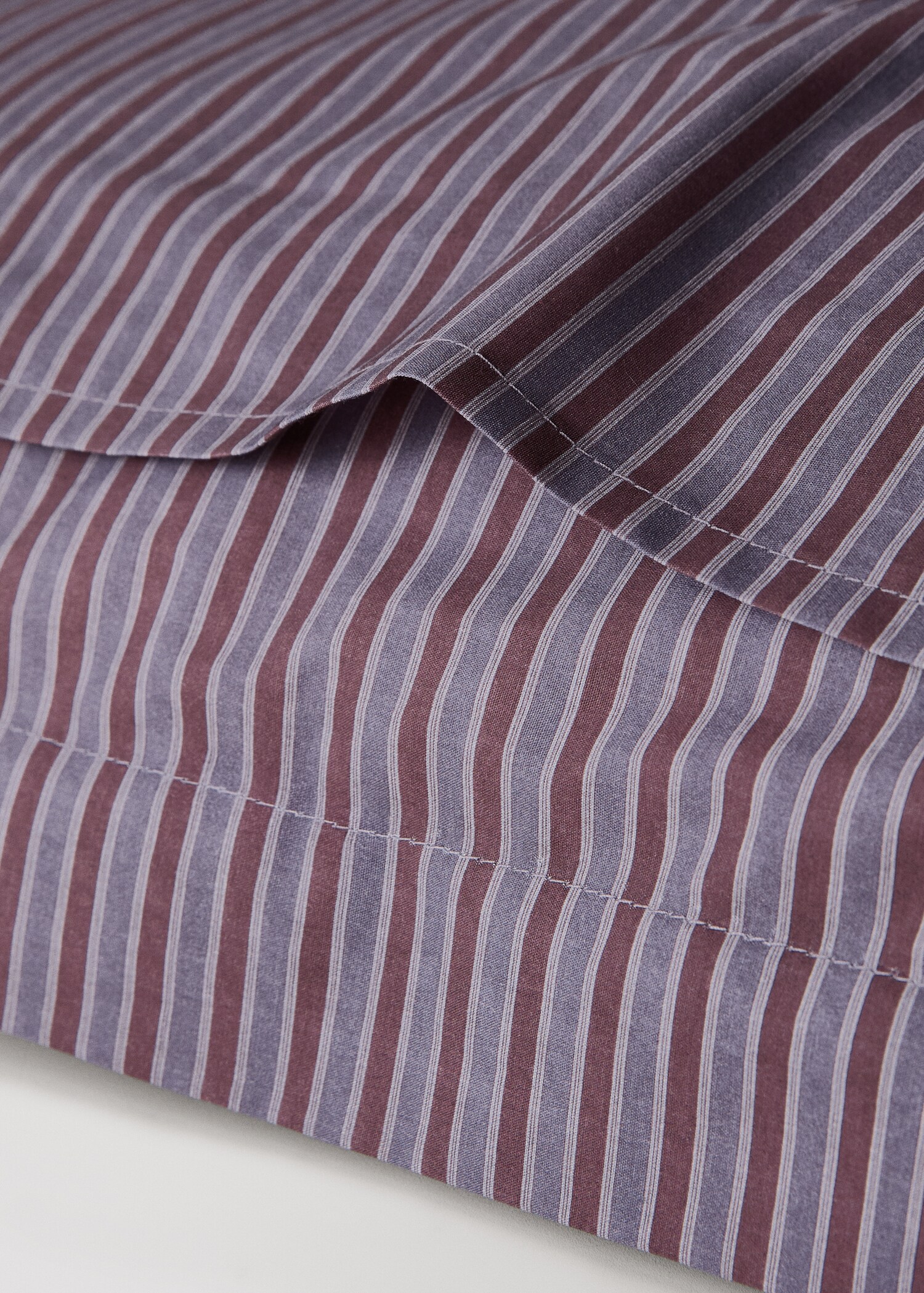 Two percale cotton floral-print pillowcases 60x60 cm - Details of the article 2