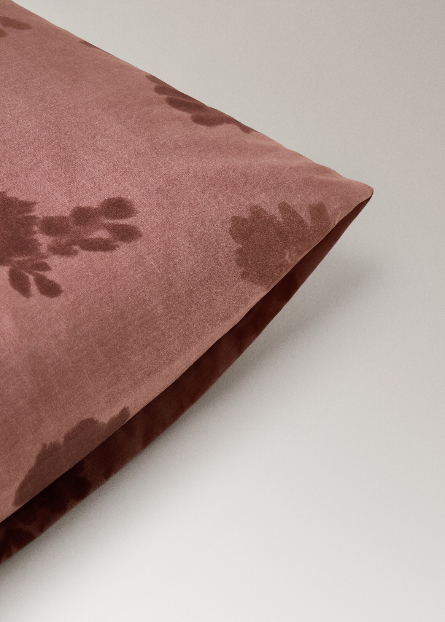 Percale cotton pillowcase, 200 thread count, blurred flower design, 50x75 cm - Details of the article 2