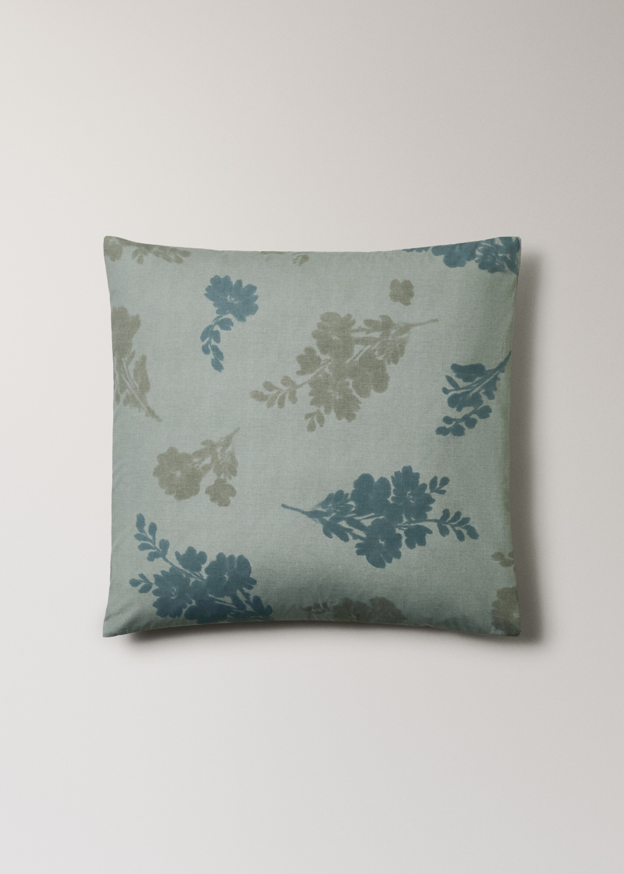 200 thread count cotton percale pillowcase with faded floral pattern 60x60 cm - Article without model, Aqua Green. Ref: 17011613-00.