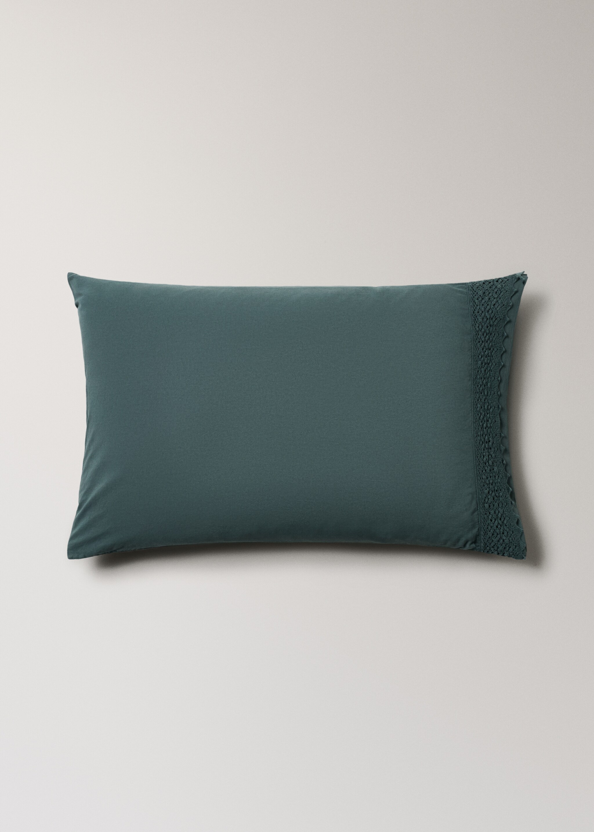 Two washed cotton pillowcases with lace trim 50x75 cm - Article without model, Ink Blue. Ref: 17011623-00.