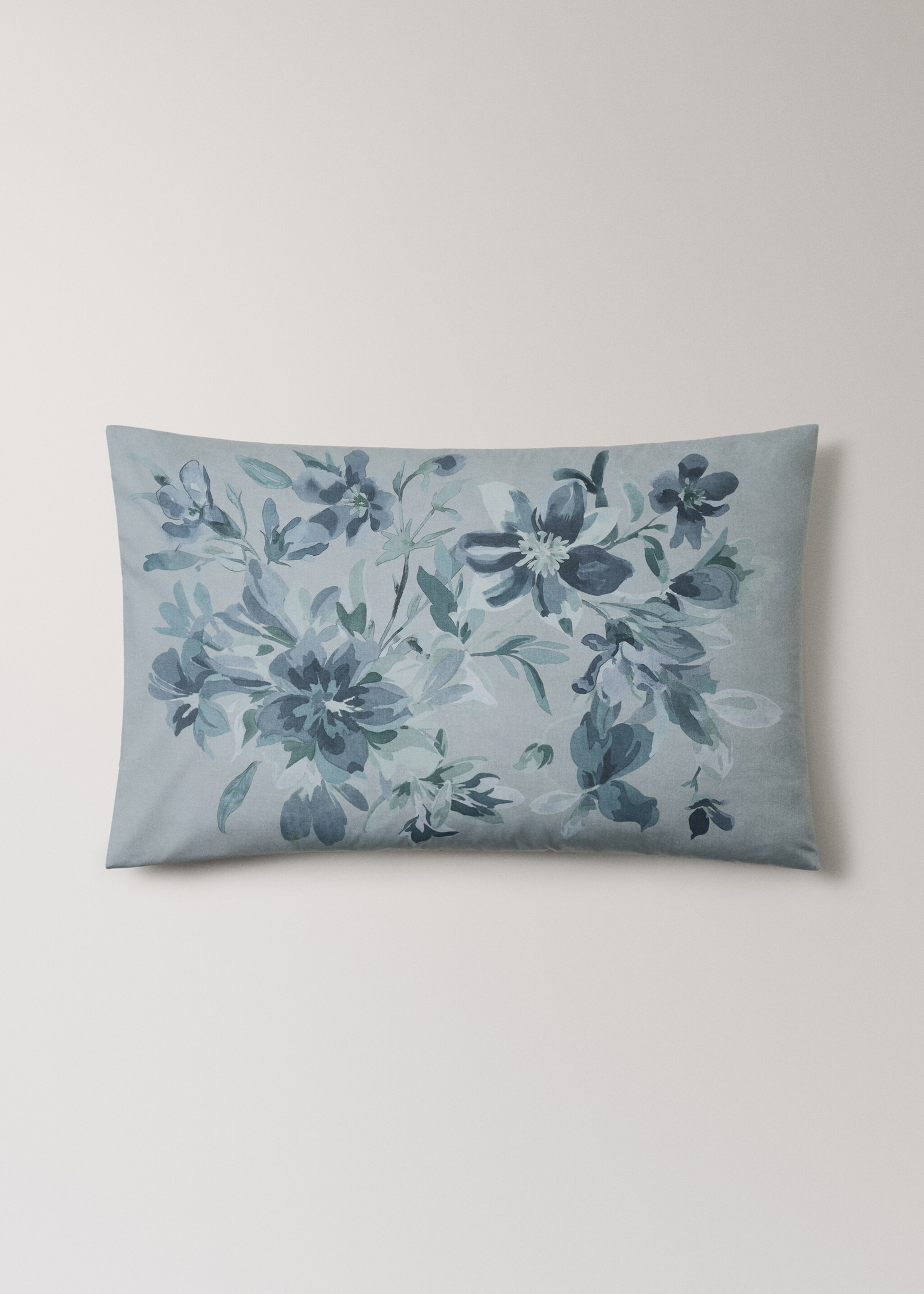 Percale cotton watercolour floral-print pillowcase 50x75 cm - Article without model, Aqua Green. Ref: 17011628-00.