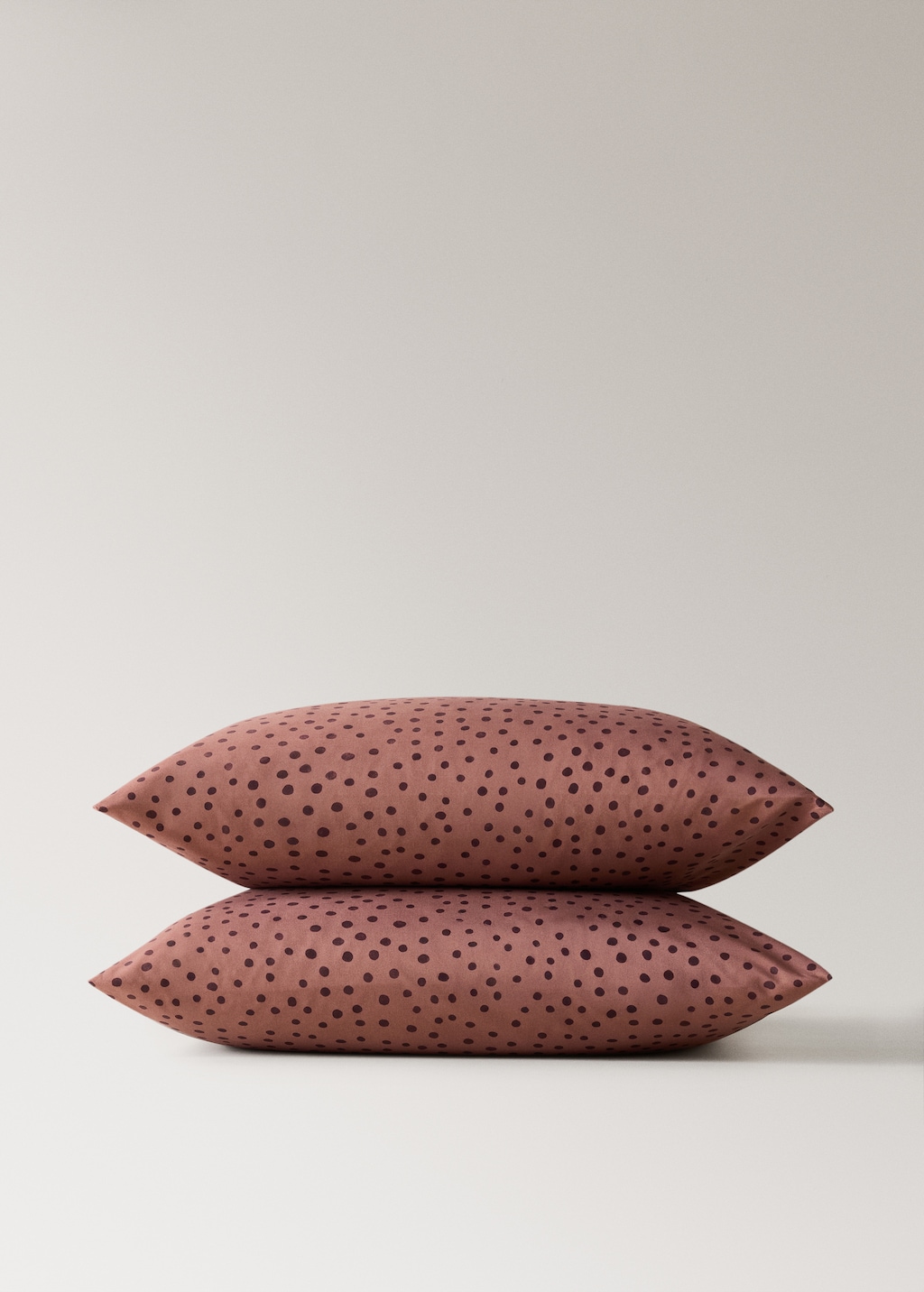 200-thread count percale cotton pillowcase with polka-dot print 60x60 cm