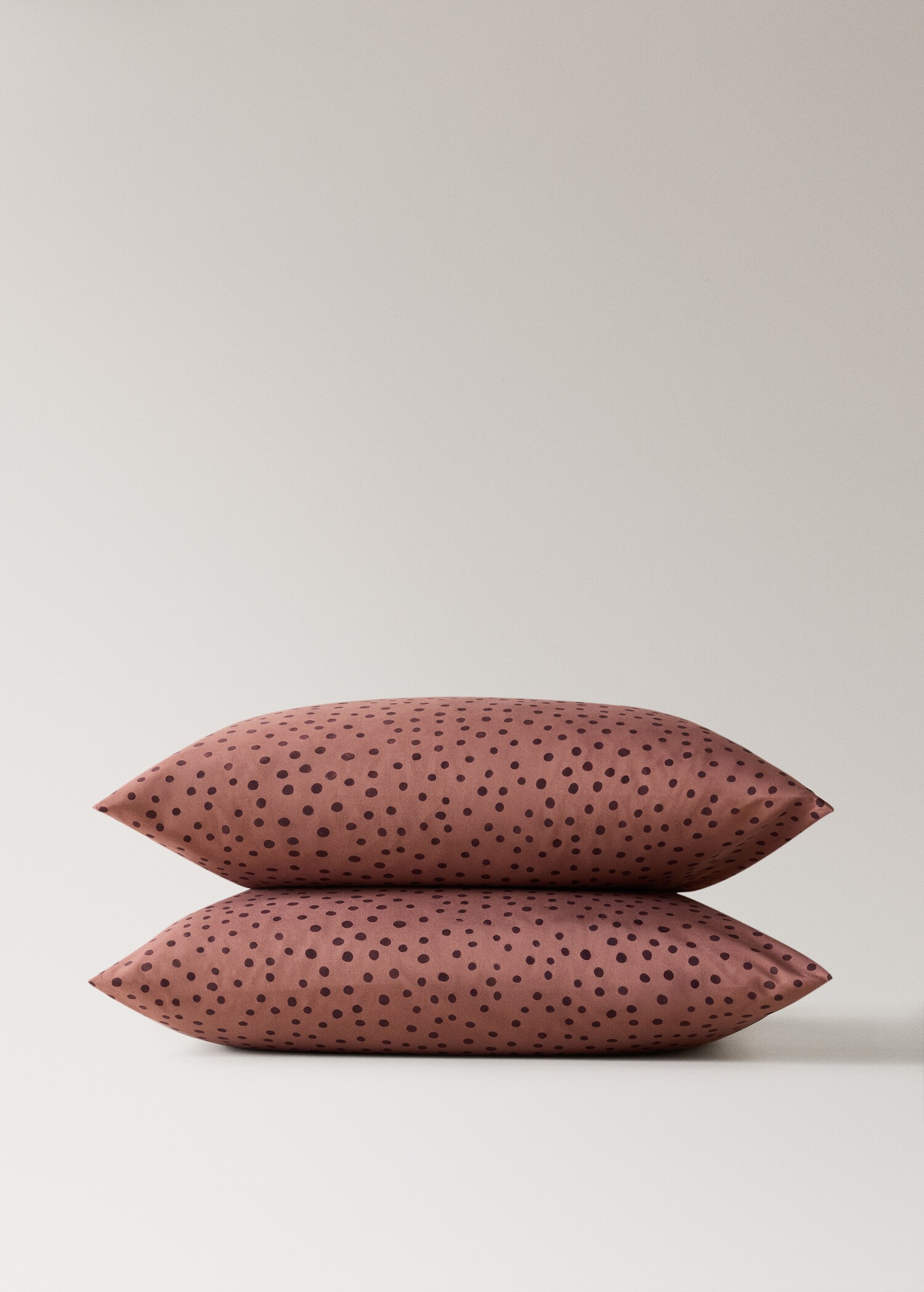 200 thread count cotton percale pillowcase with polka dot print 60x60 cm - Details of the article 1