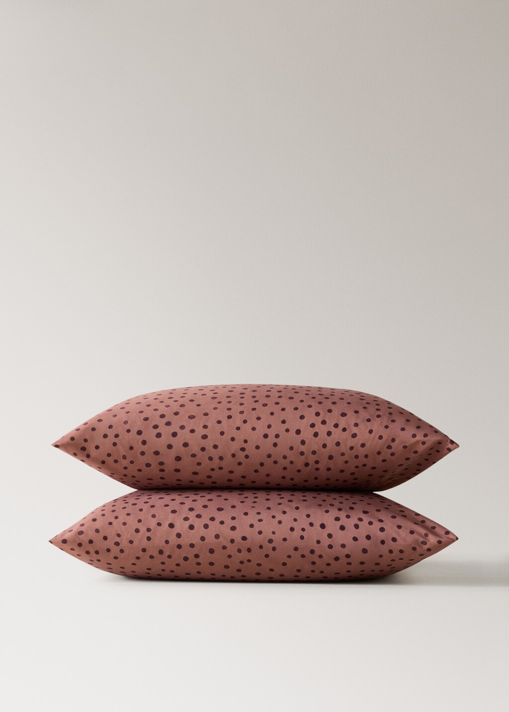 200-thread count percale cotton pillowcase with polka-dot print 60x60 cm