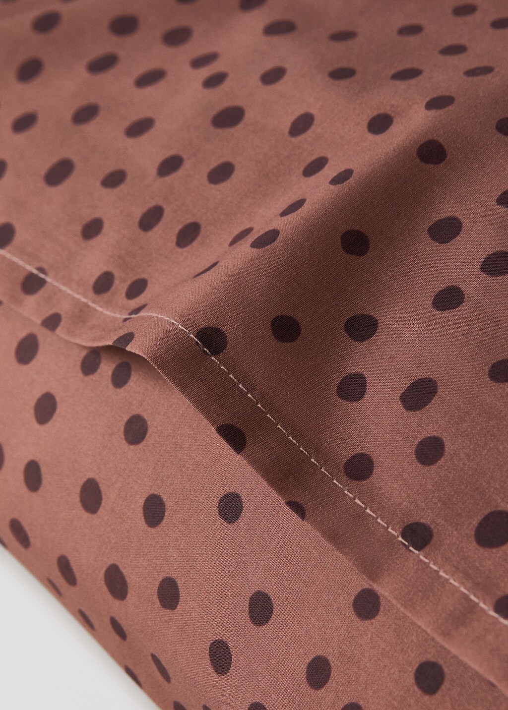 200-thread count percale cotton pillowcase with polka-dot print 60x60 cm