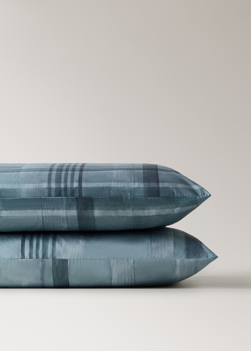 Percale cotton watercolor check-print pillowcase 50x75 cm