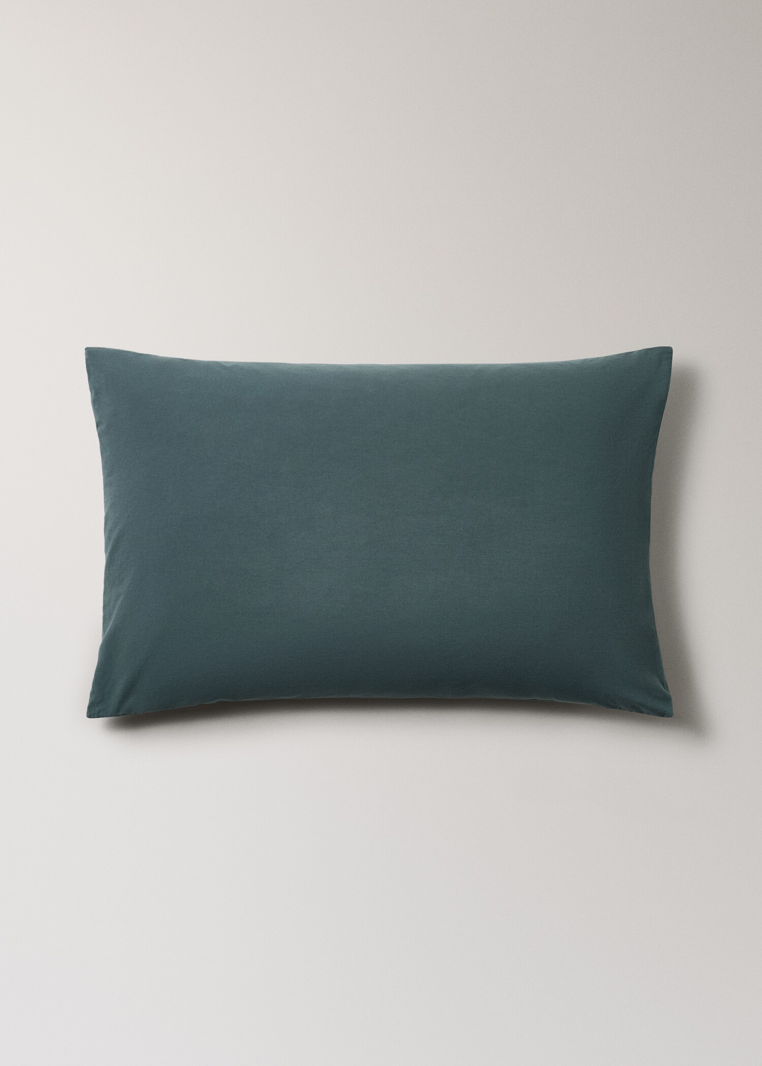 Two washed cotton pillowcases with ties 50x75 cm - Article without model