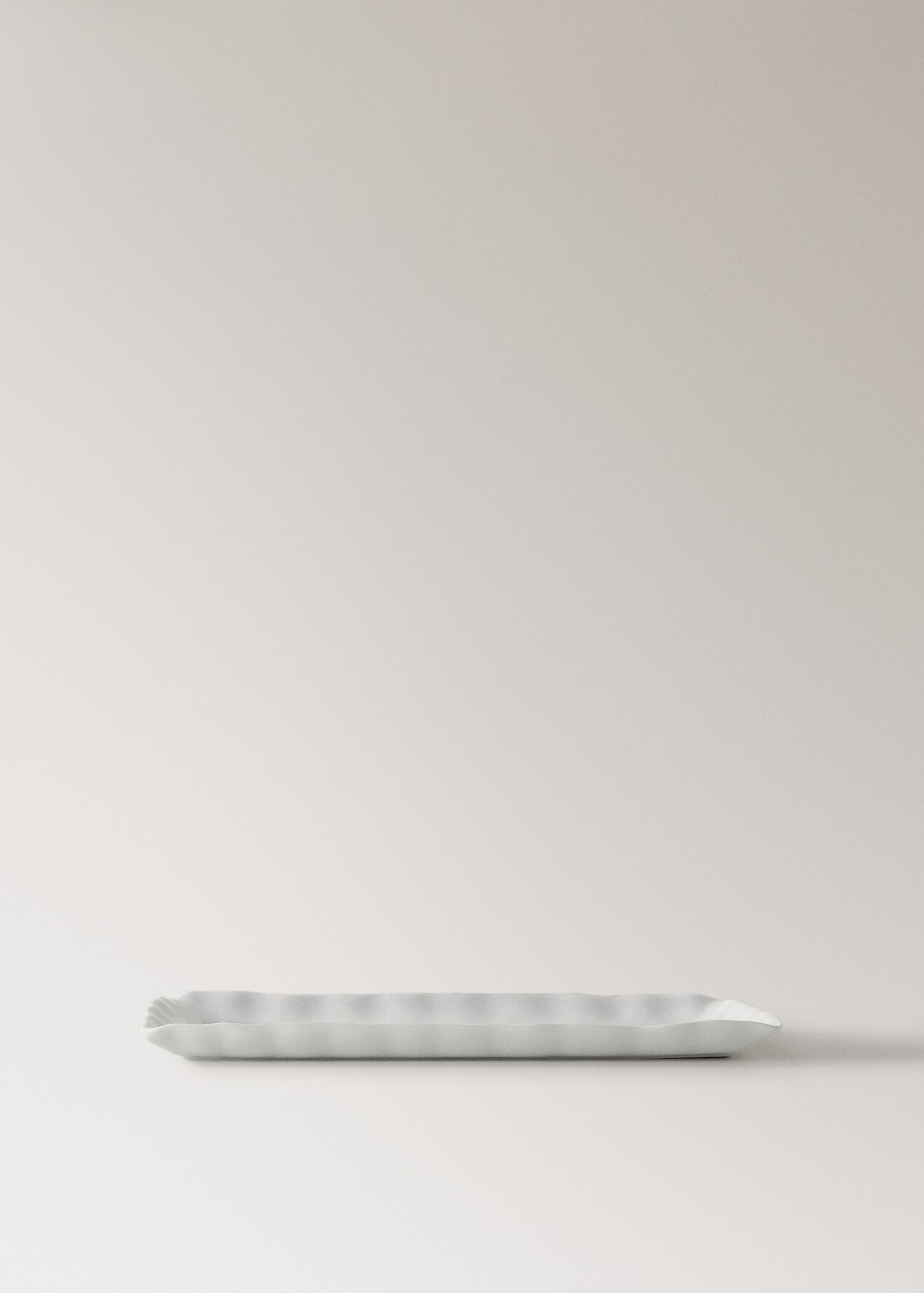 Earthenware tray with corrugated finish - Article without model