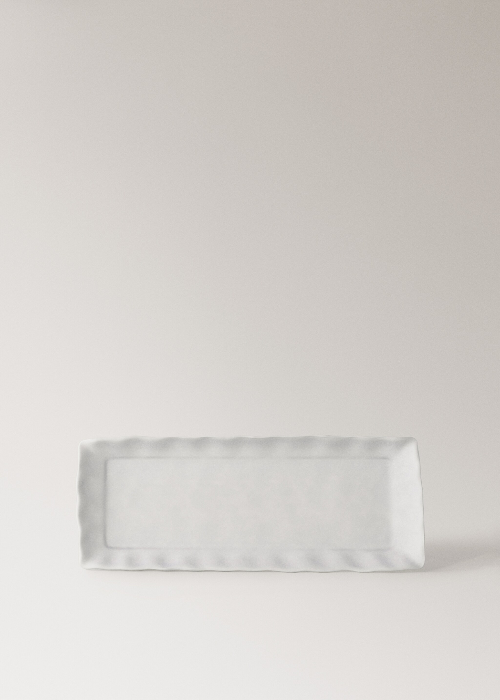 Earthenware tray with corrugated finish - Details of the article 3