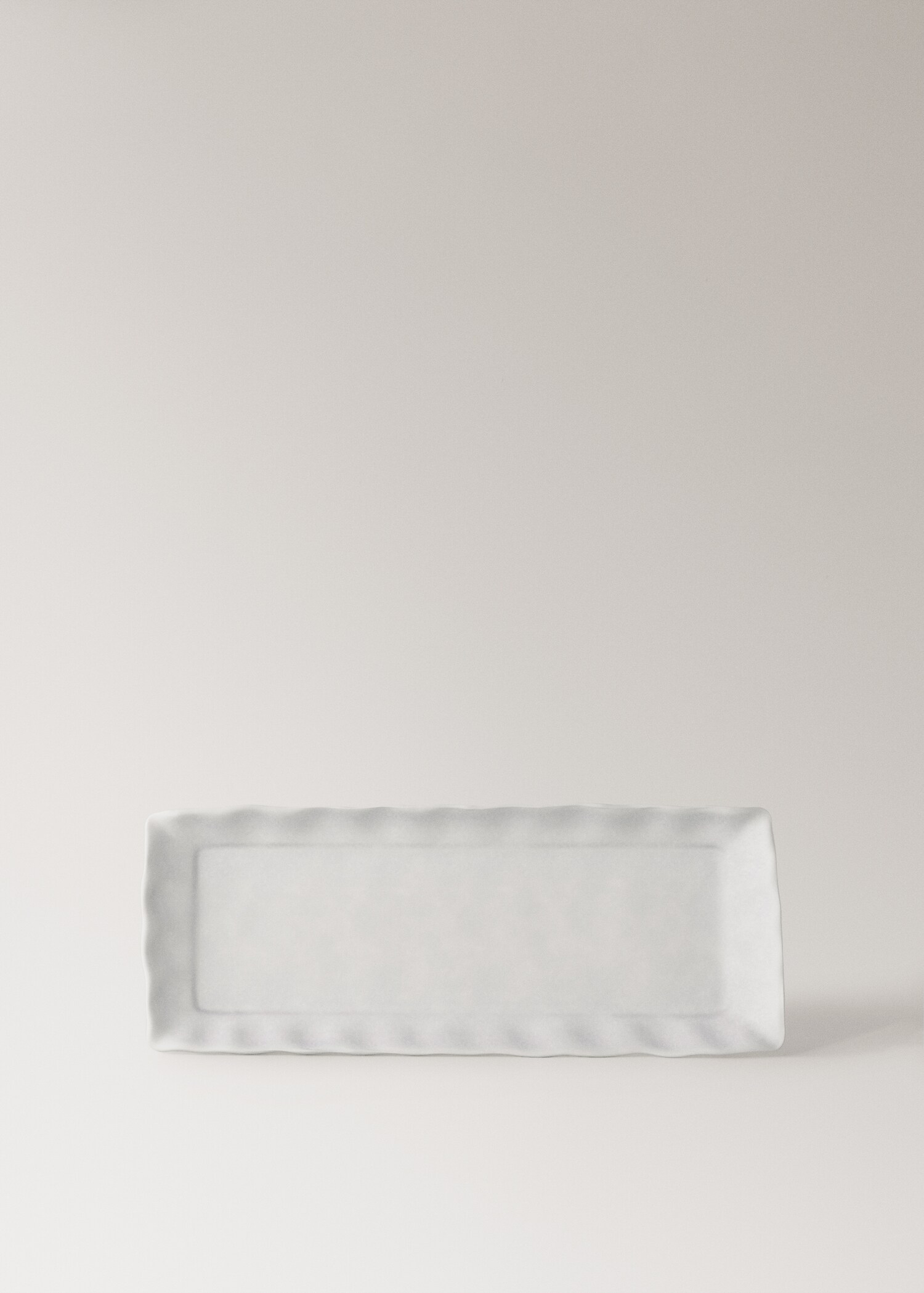 Earthenware tray with corrugated finish - Details of the article 3