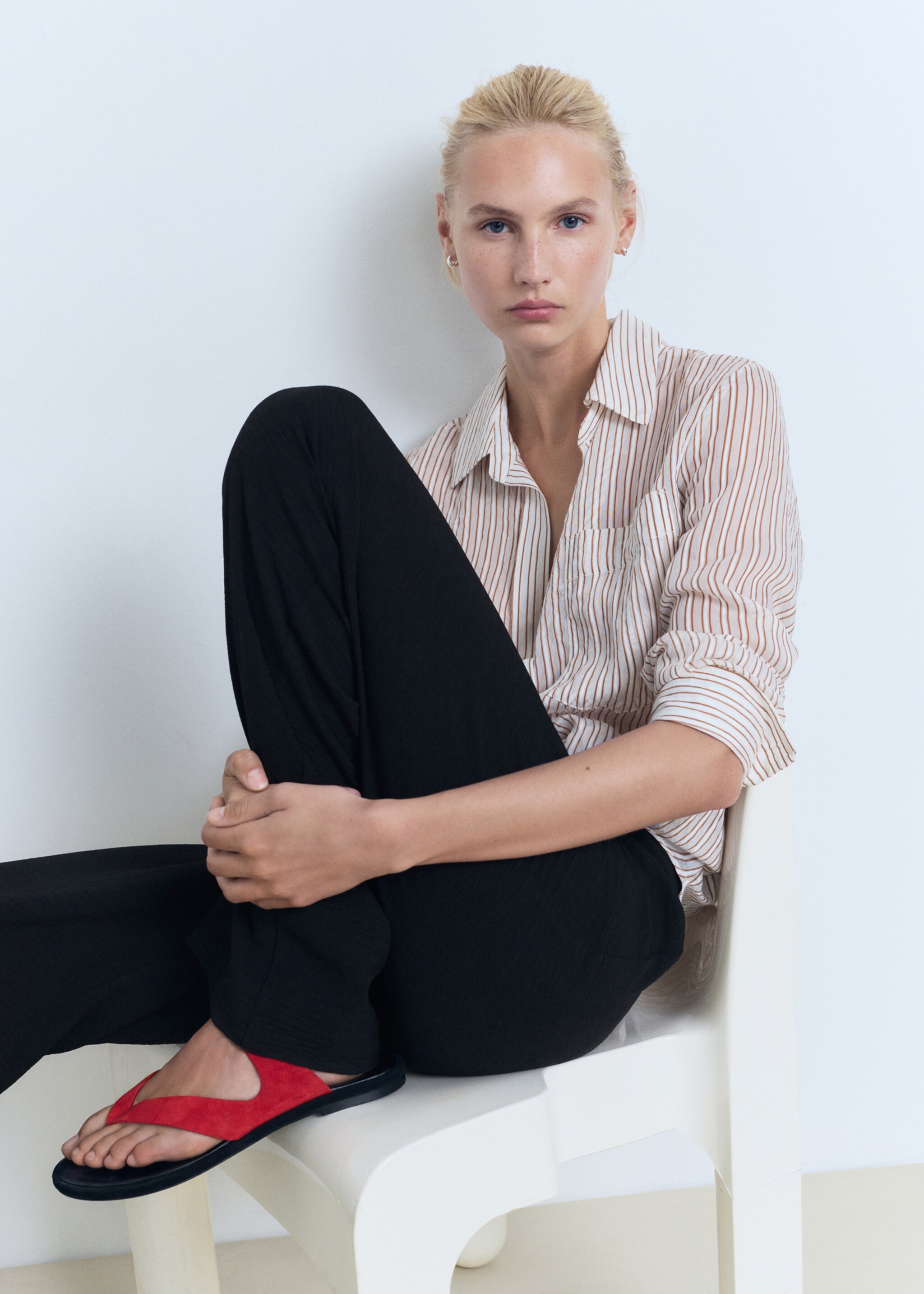 Straight-fit pleated trousers - Details of the article 2