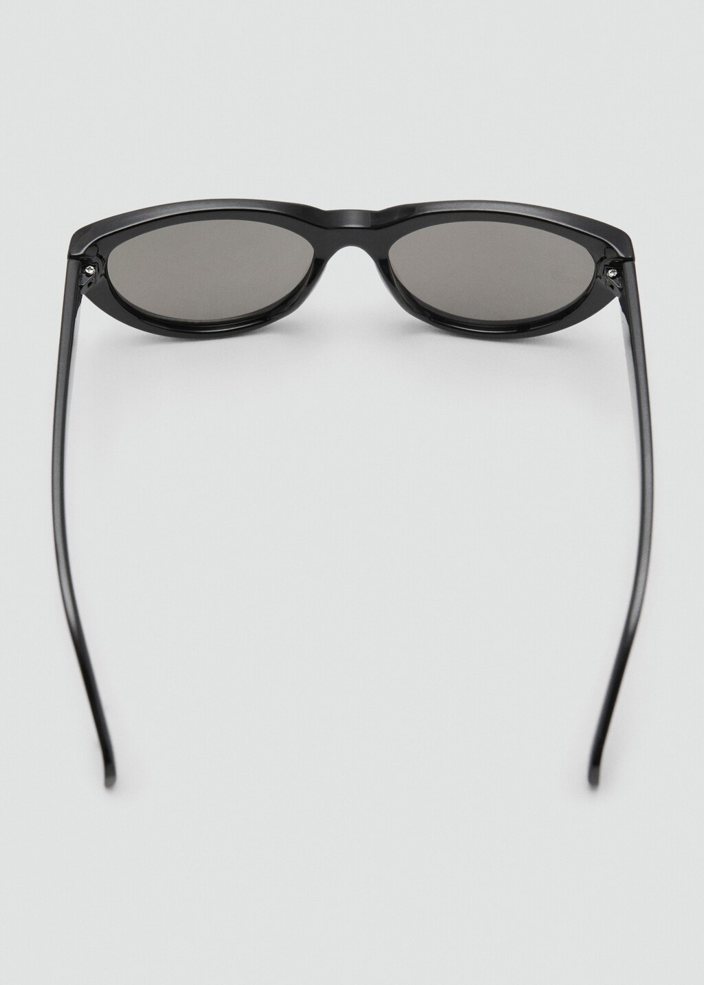 Cat-eye sunglasses