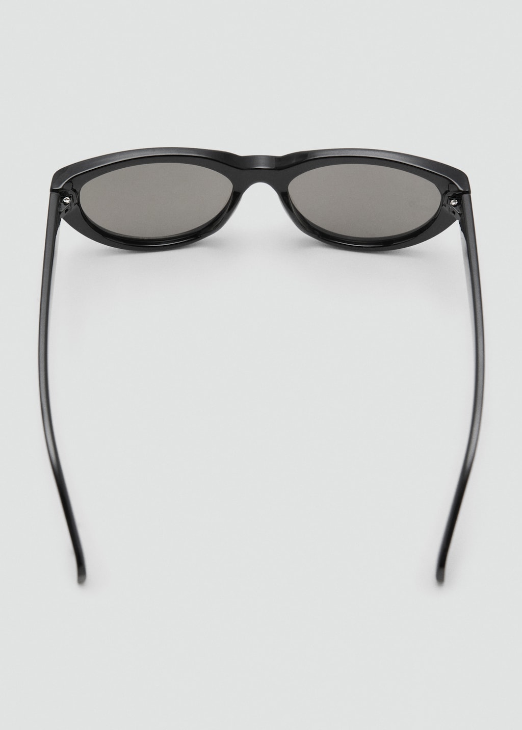 Cat-eye sunglasses