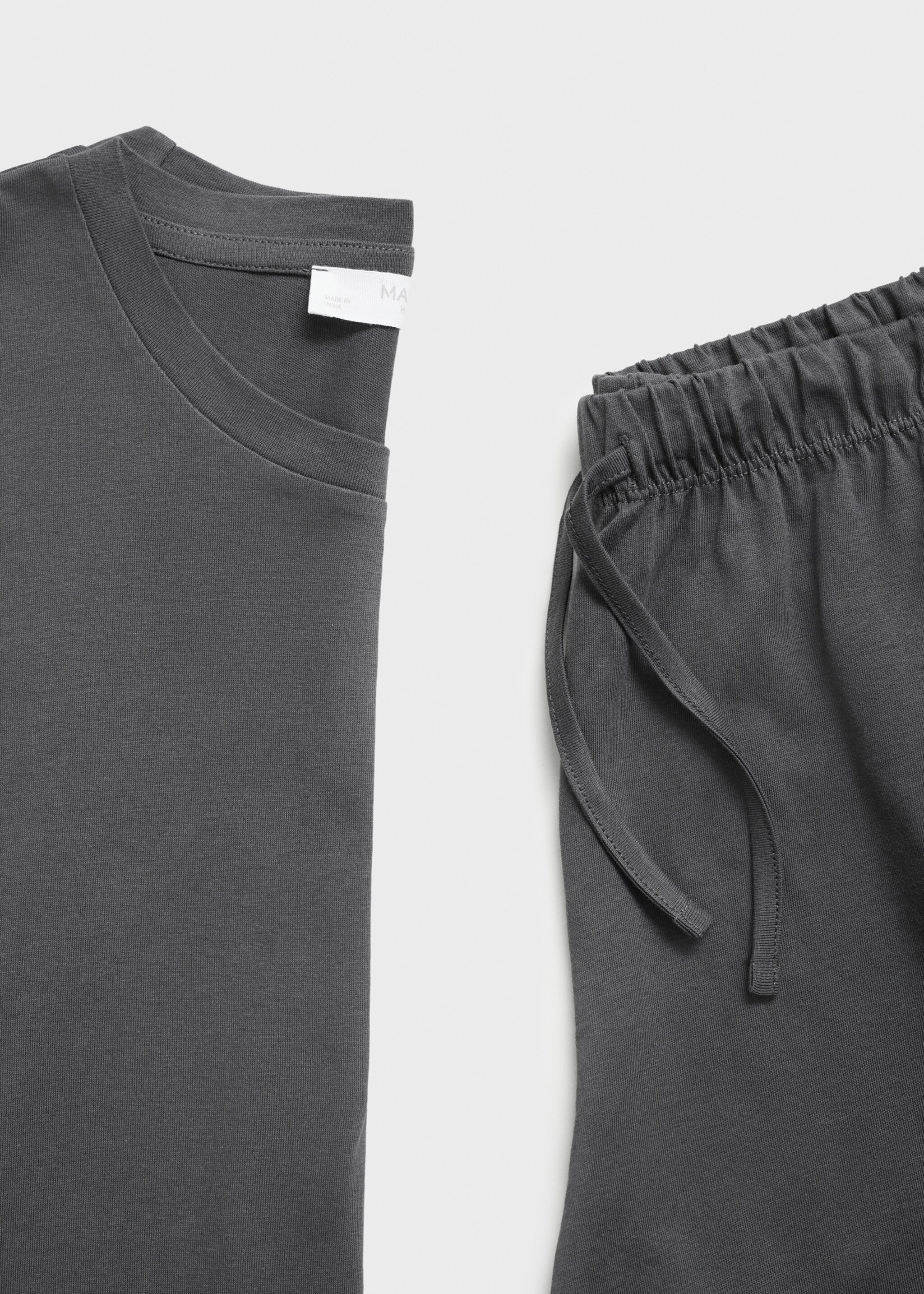Cotton two-piece short-sleeved pyjamas - Details of the article 0