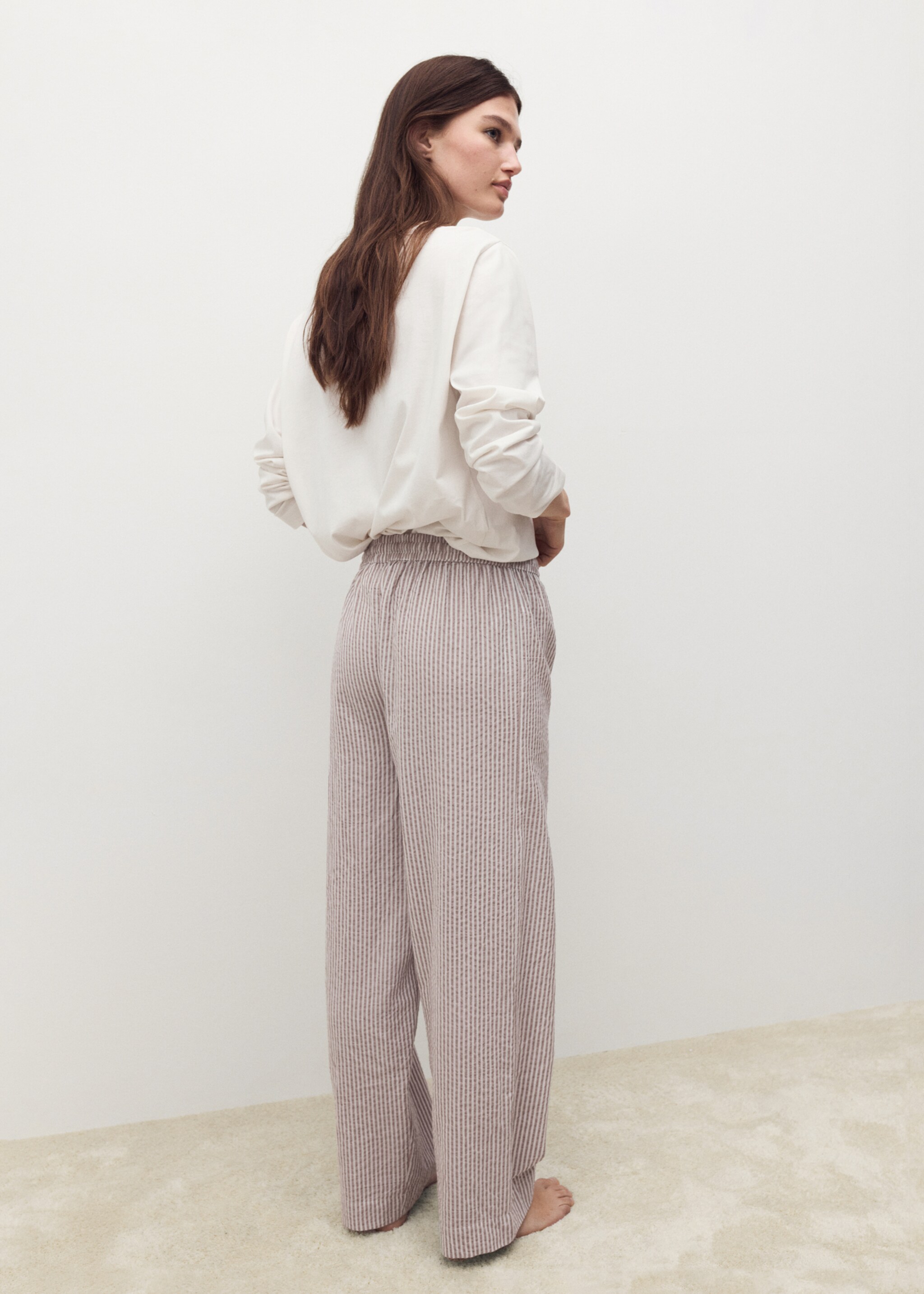 Seersucker striped two-piece pajamas - Reverse of the article