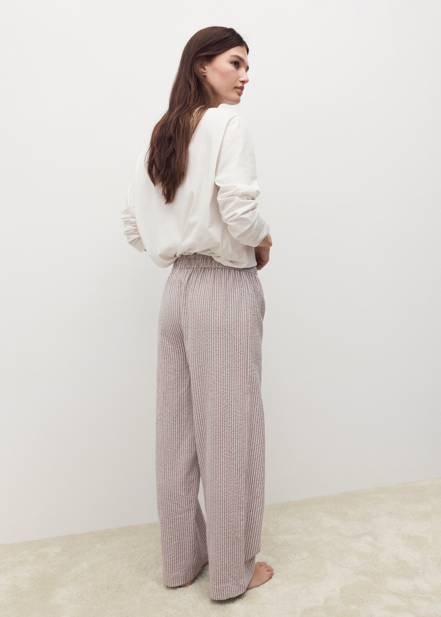 Seersucker striped two-piece pajamas - Reverse of the article
