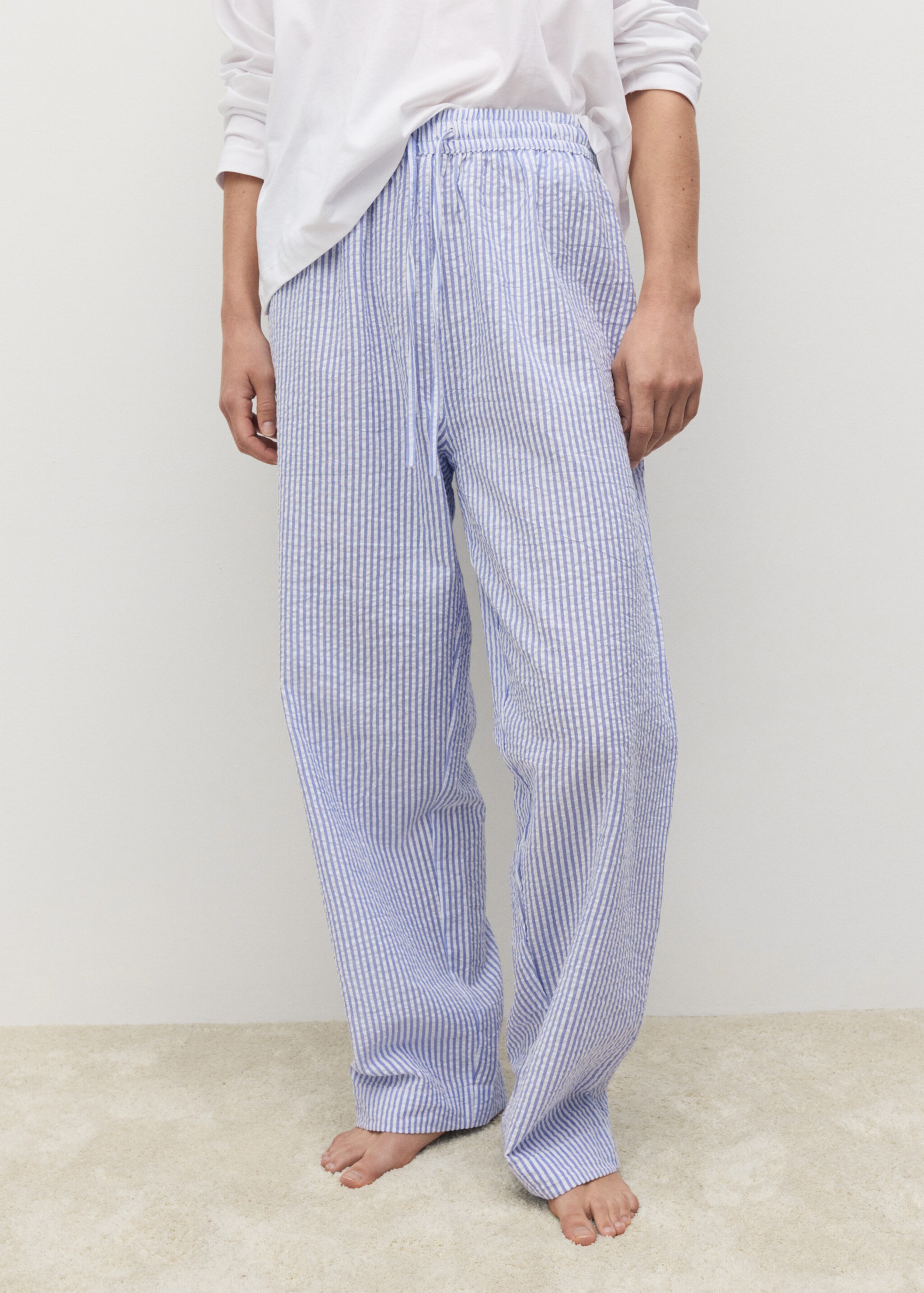 Seersucker striped two-piece pajamas - Details of the article 2