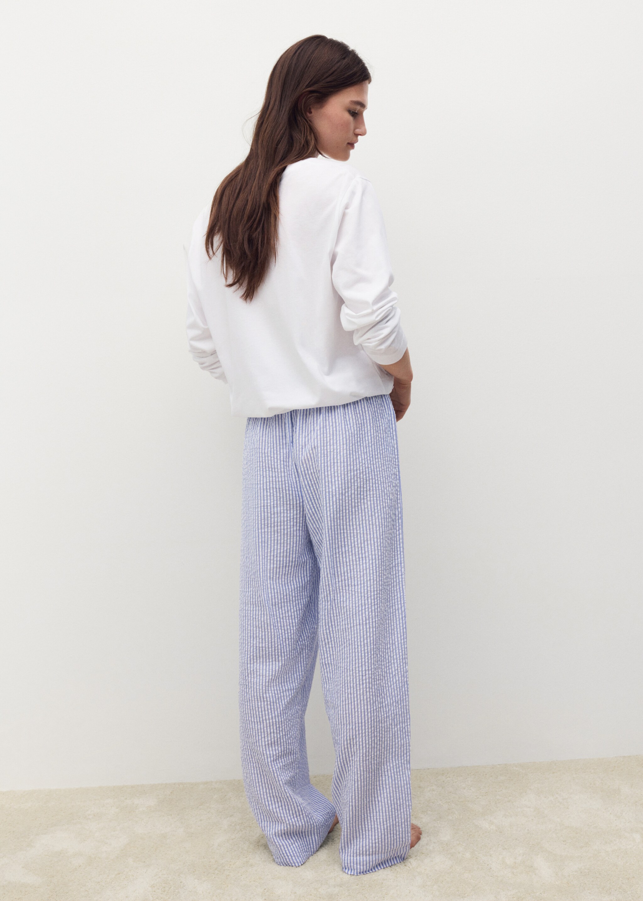 Seersucker striped two-piece pajamas - Reverse of the article