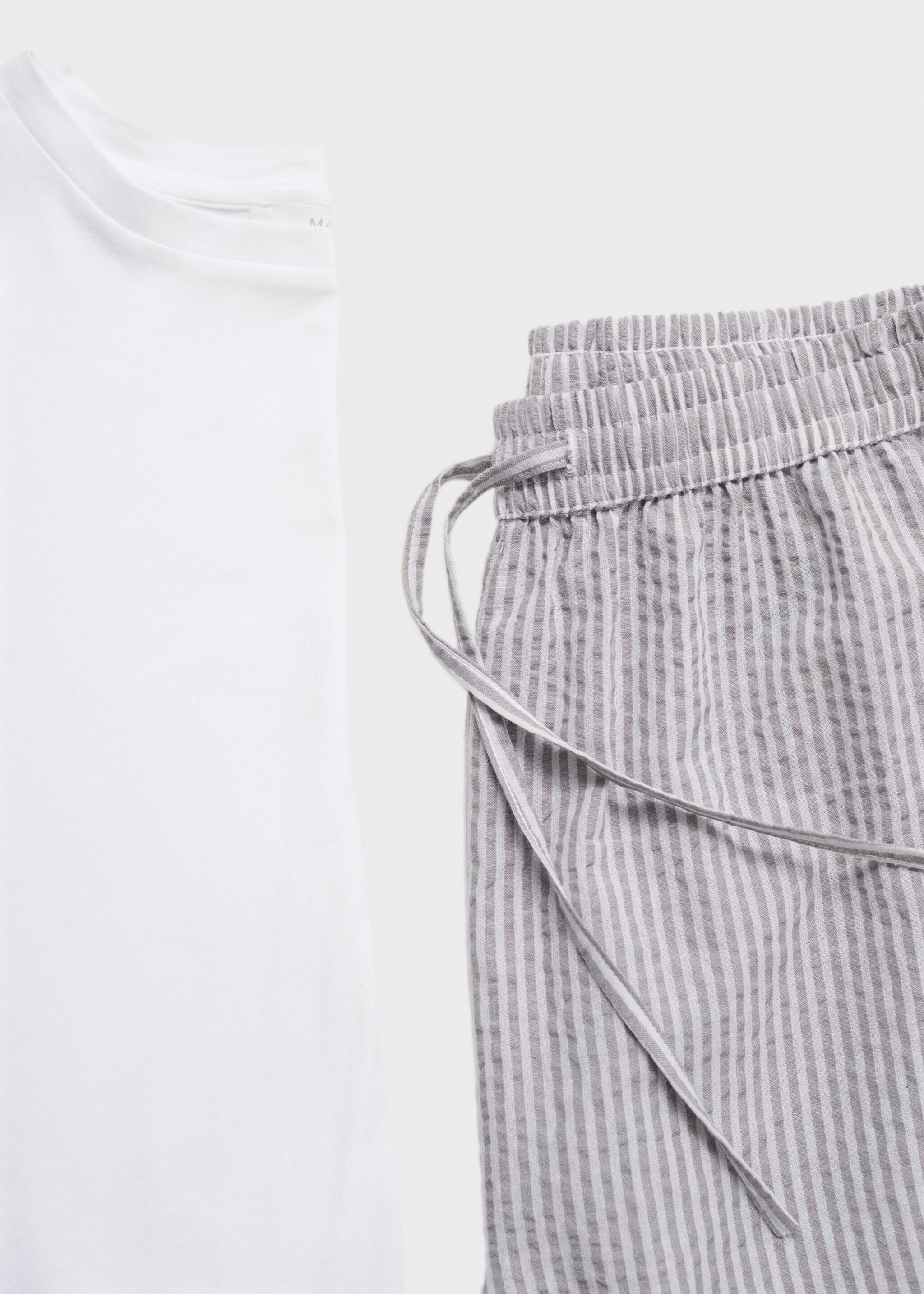 Seersucker striped two-piece pajamas - Details of the article 0