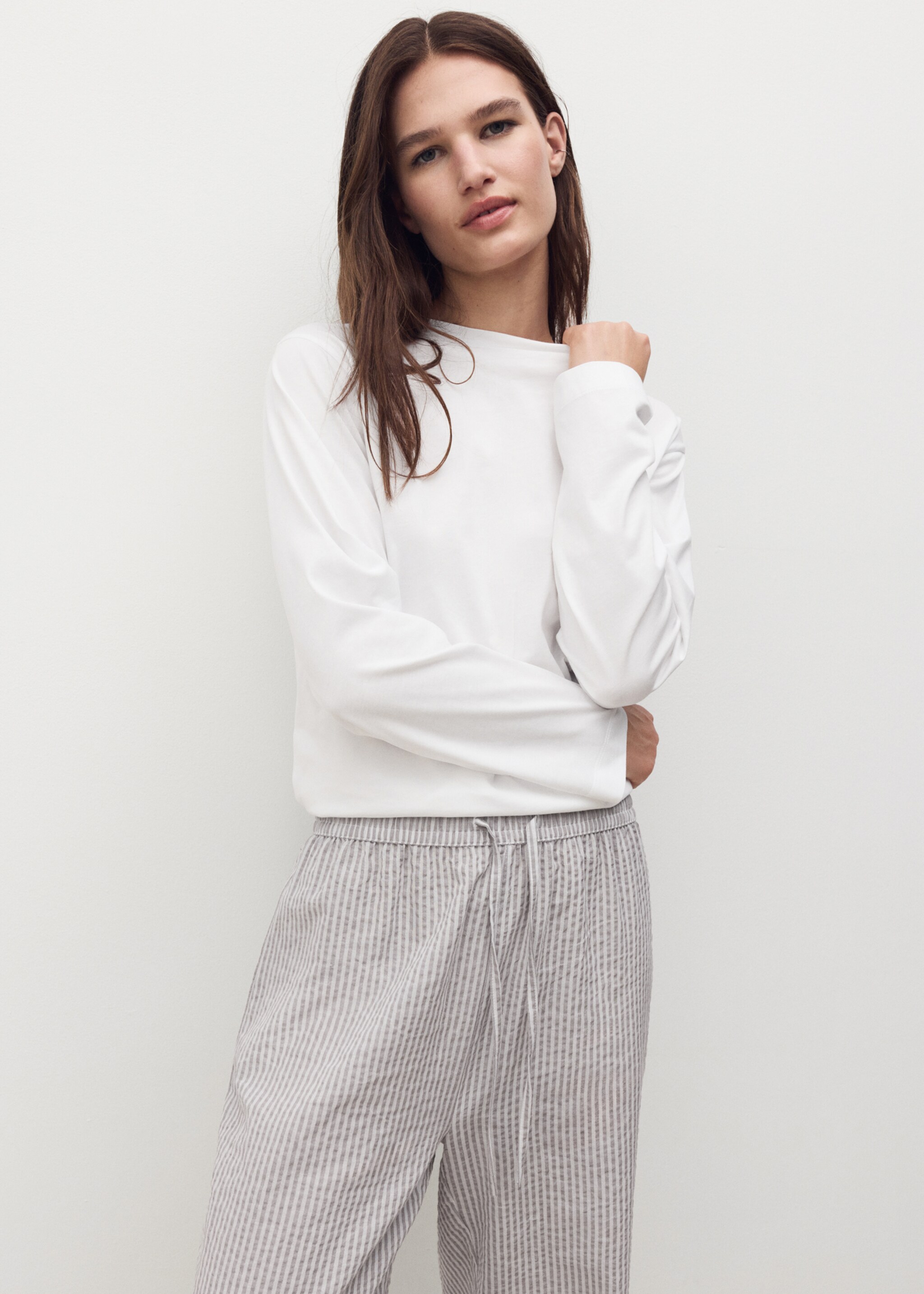 Seersucker striped two-piece pajamas - Details of the article 1