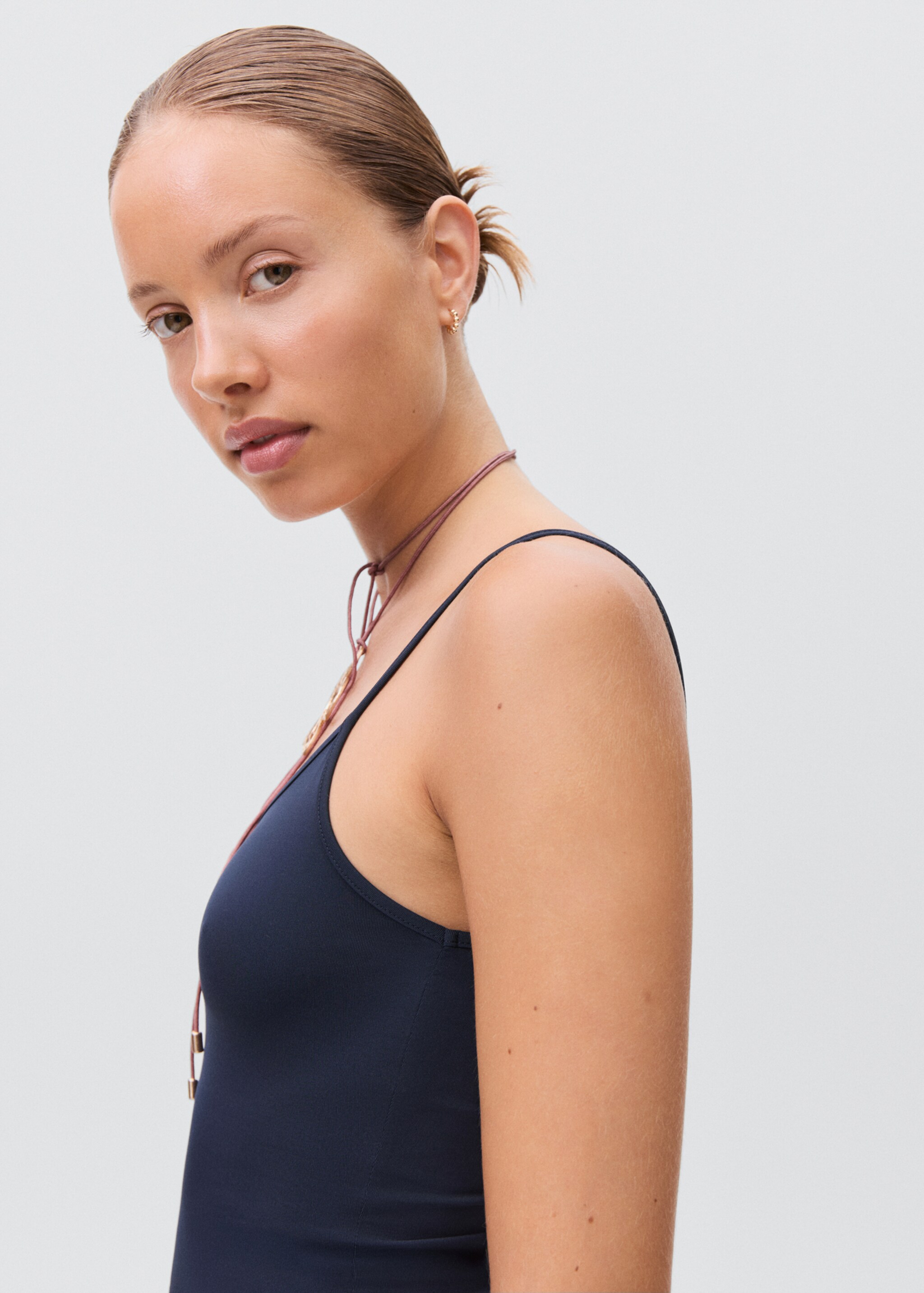 Plain strapless top - Details of the article 1, Navy. Ref: 17012908-00.