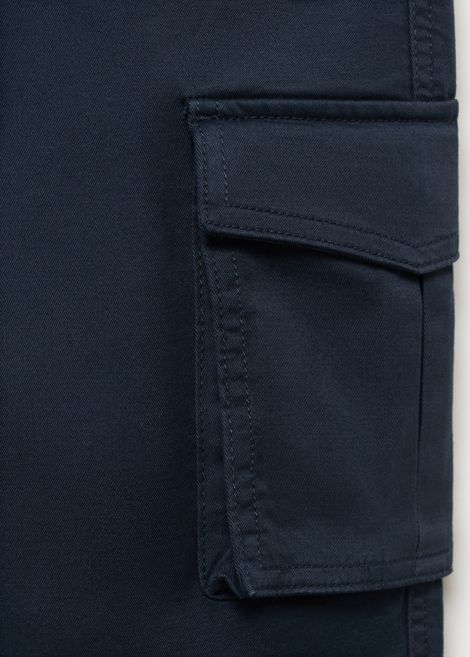 Cargo joggers with drawstring - Details of the article 0