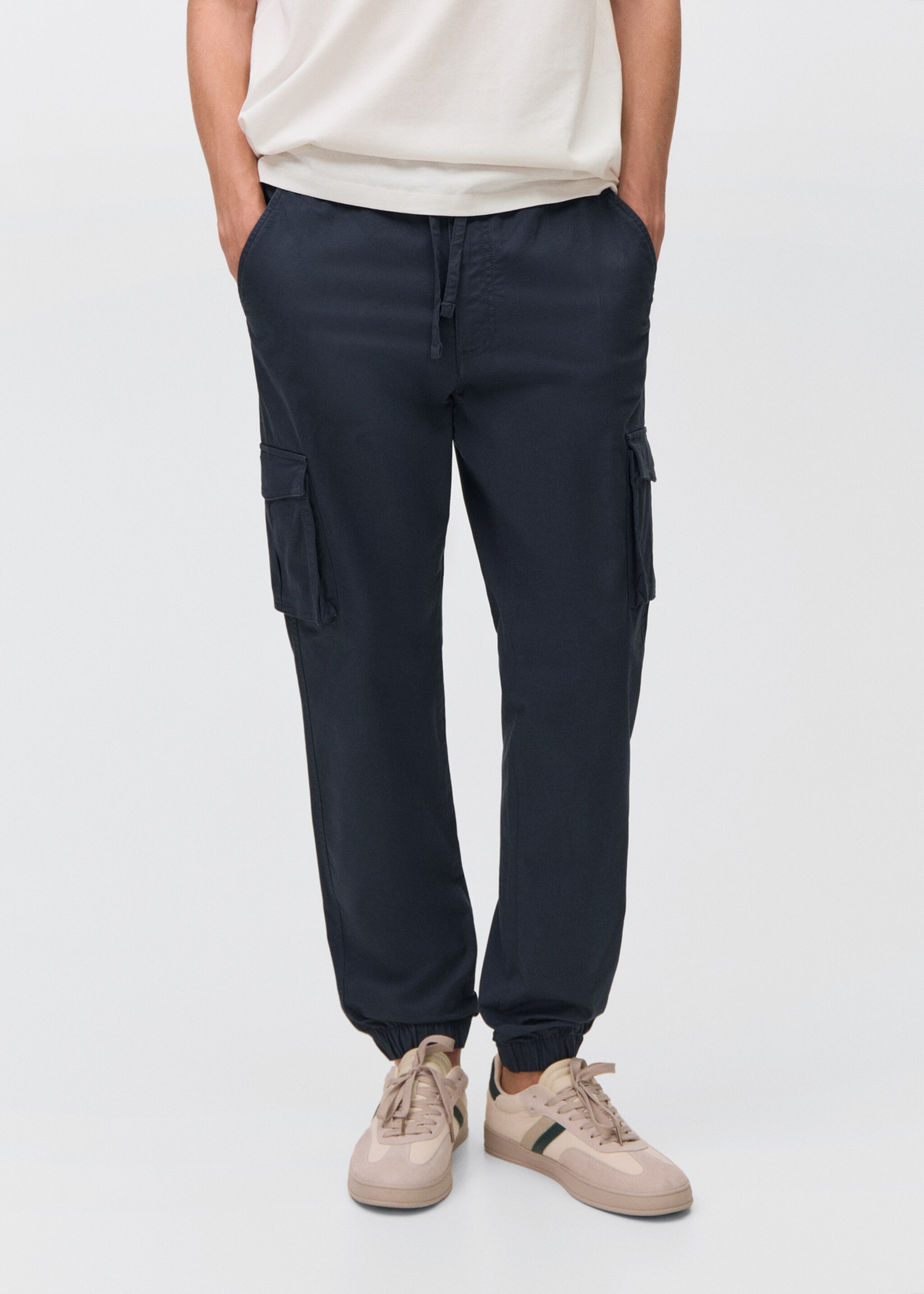 Cargo joggers with drawstring - Details of the article 6