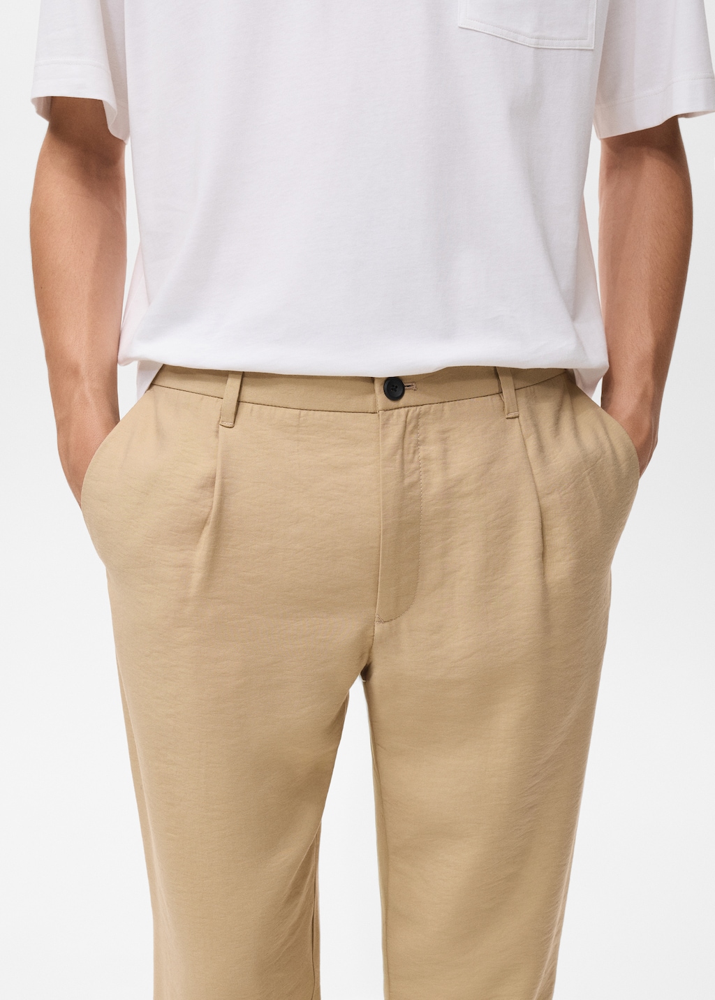 Straight-fit pleated pants