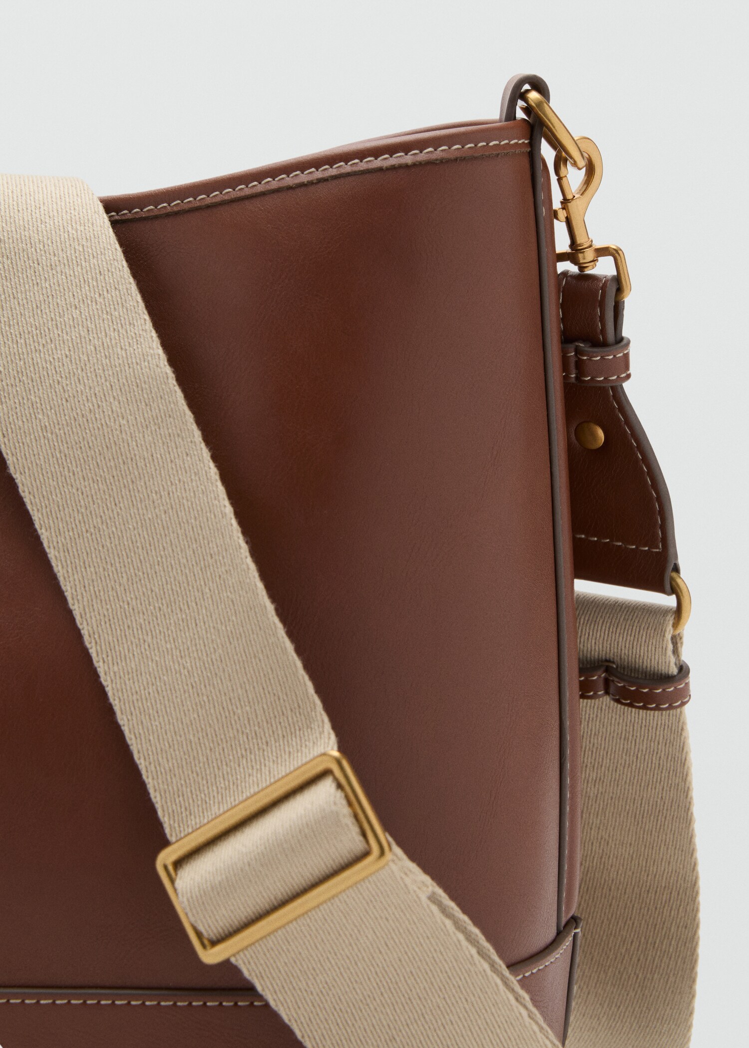 Large bucket bag - Details of the article 1