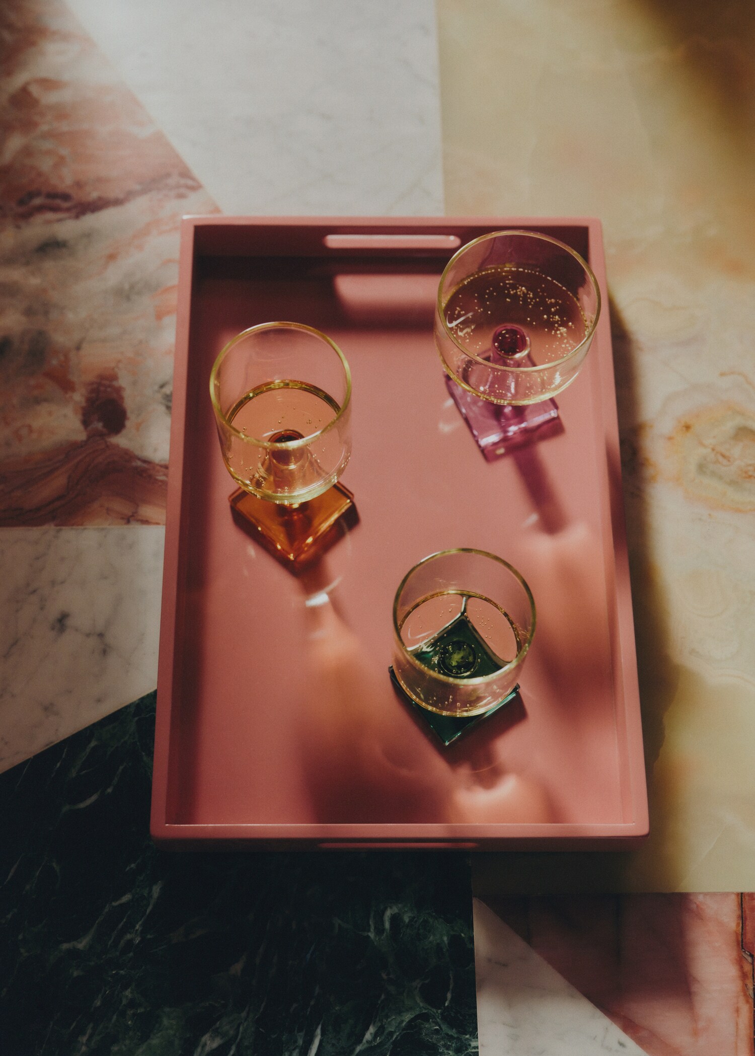 Medium lacquered coloured decorative tray - Details of the article 6