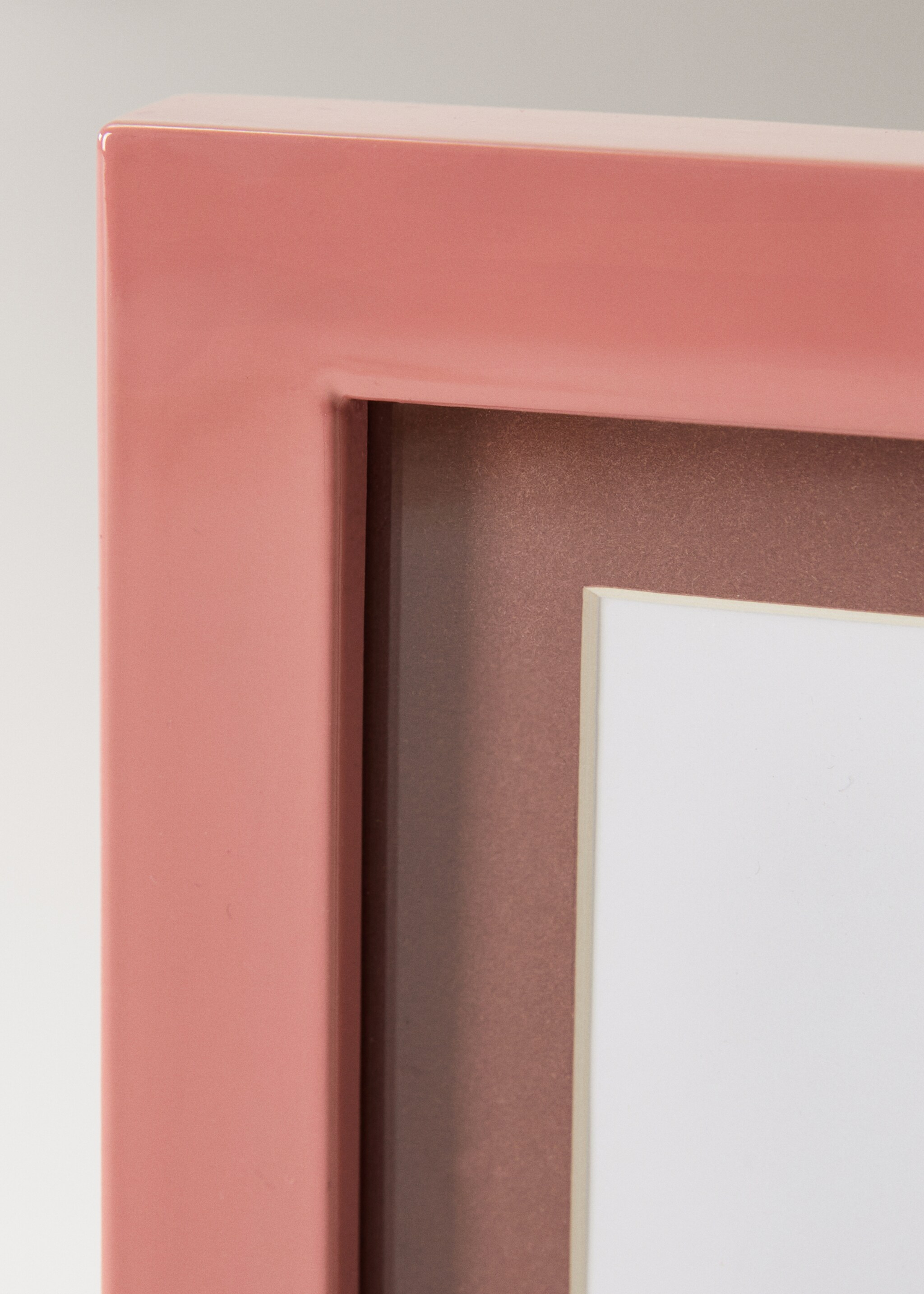 Small coloured lacquered frame - Details of the article 2, Pink. Ref: 17012929-00.