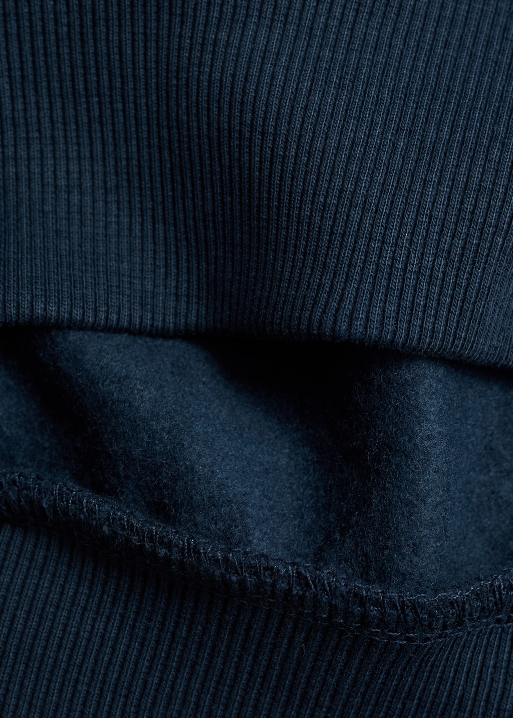 Sweatshirt with embroidered star