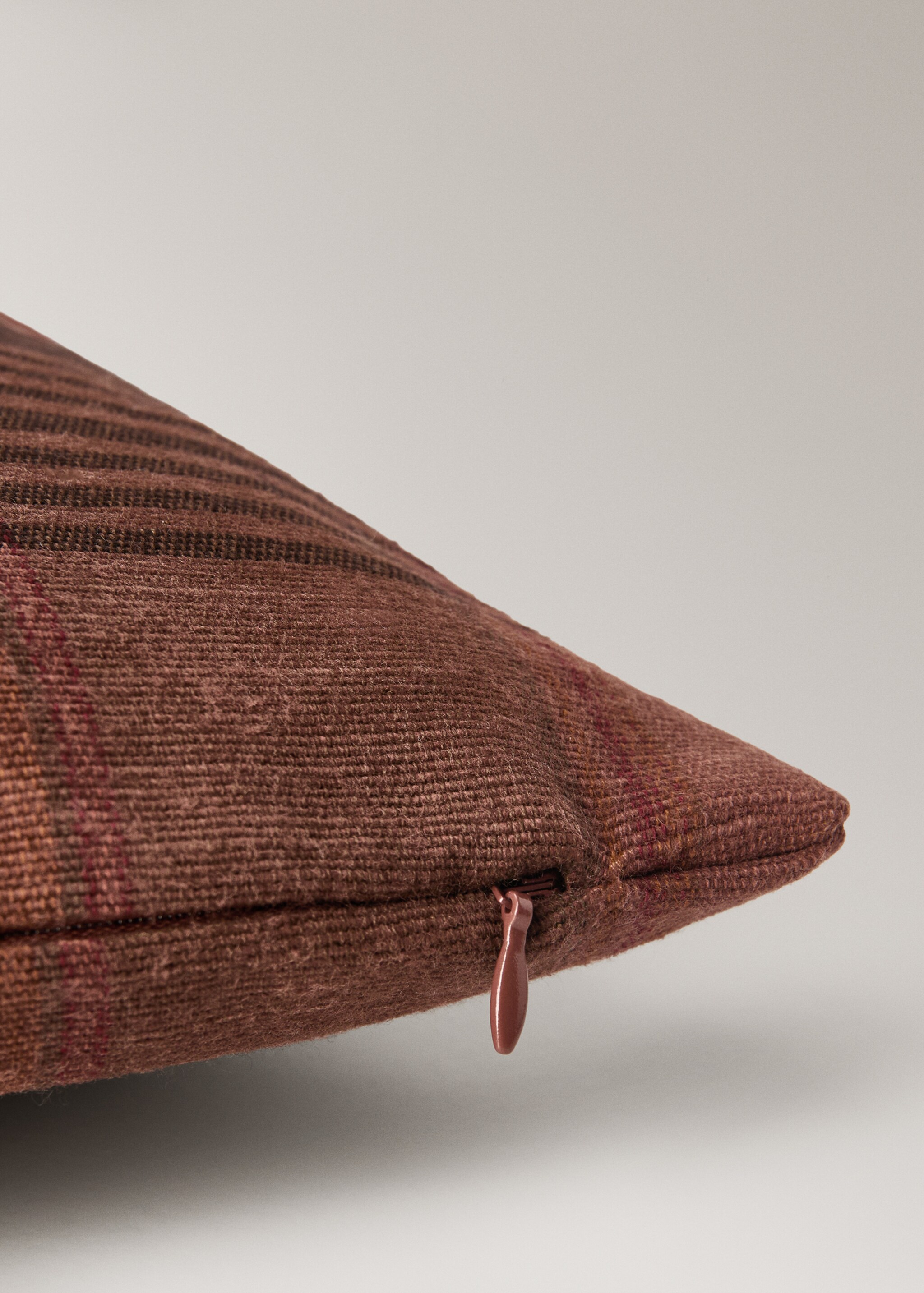 Geruite kussenhoes met overdyed kleur, 30x50cm - Detail van het artikel 2, Roodbruin. Ref: 17013315-00.