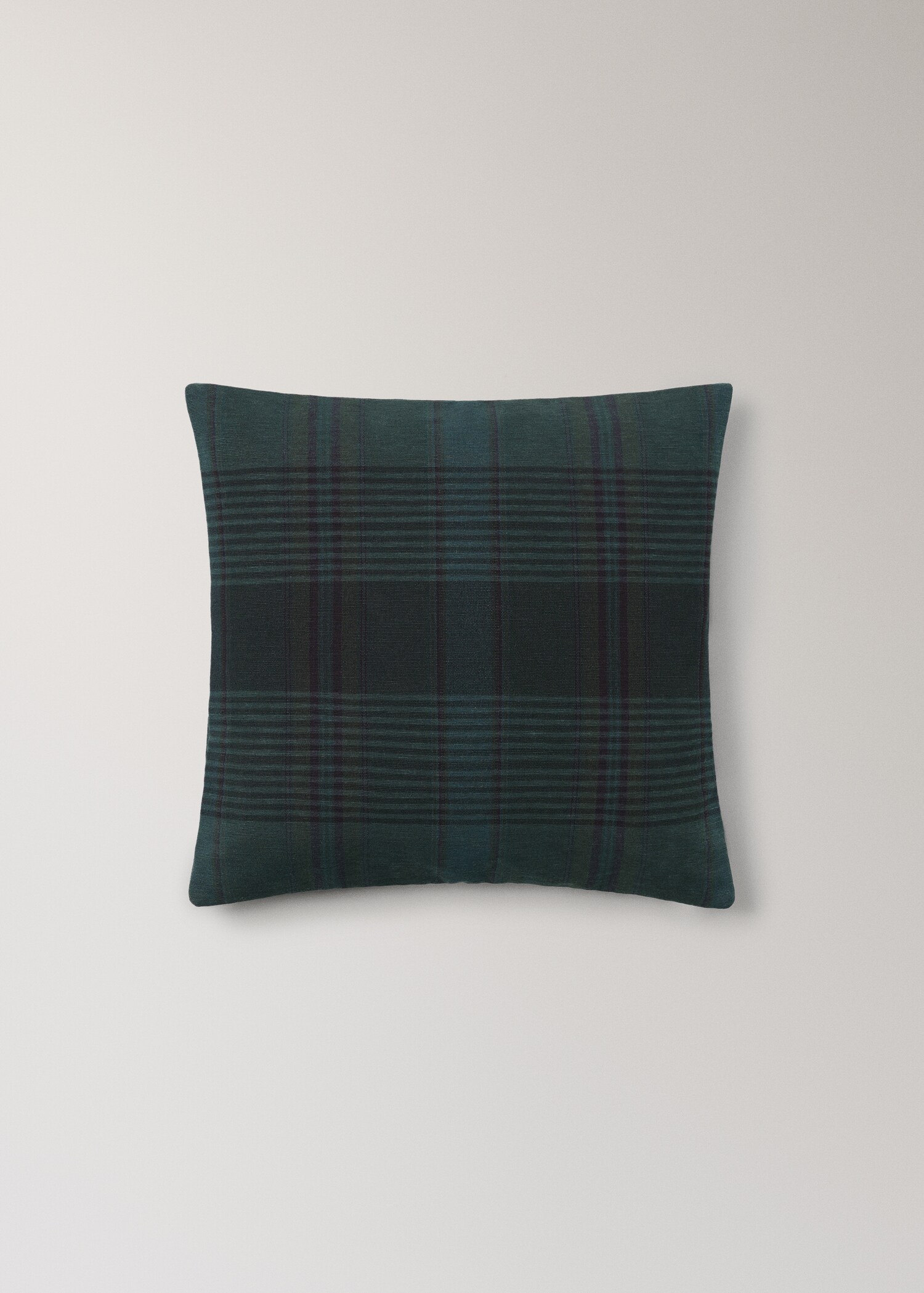 Överfärgat rutigt kuddfodral 50x50cm - Artikel utan modell